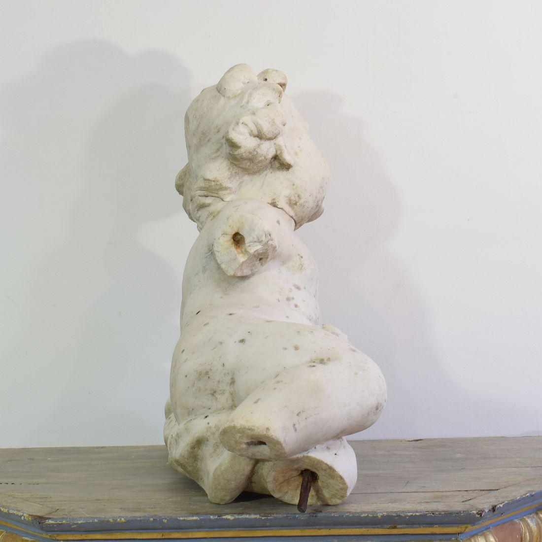 Large 17/18th Century Italian Carved Carrara Marble Baroque Angel Fragment In Good Condition For Sale In Buisson, FR