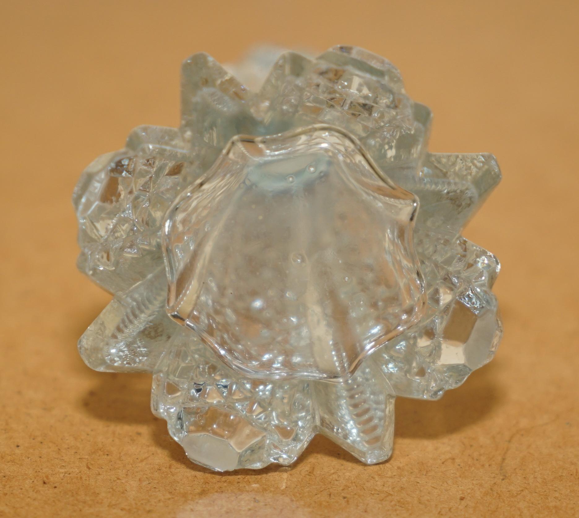 GRAN Frasco de PERFUME ANTIGUO de 17,5 cm 1908 Frasco de vidrio tallado con cristales de plata esterlina en venta 2