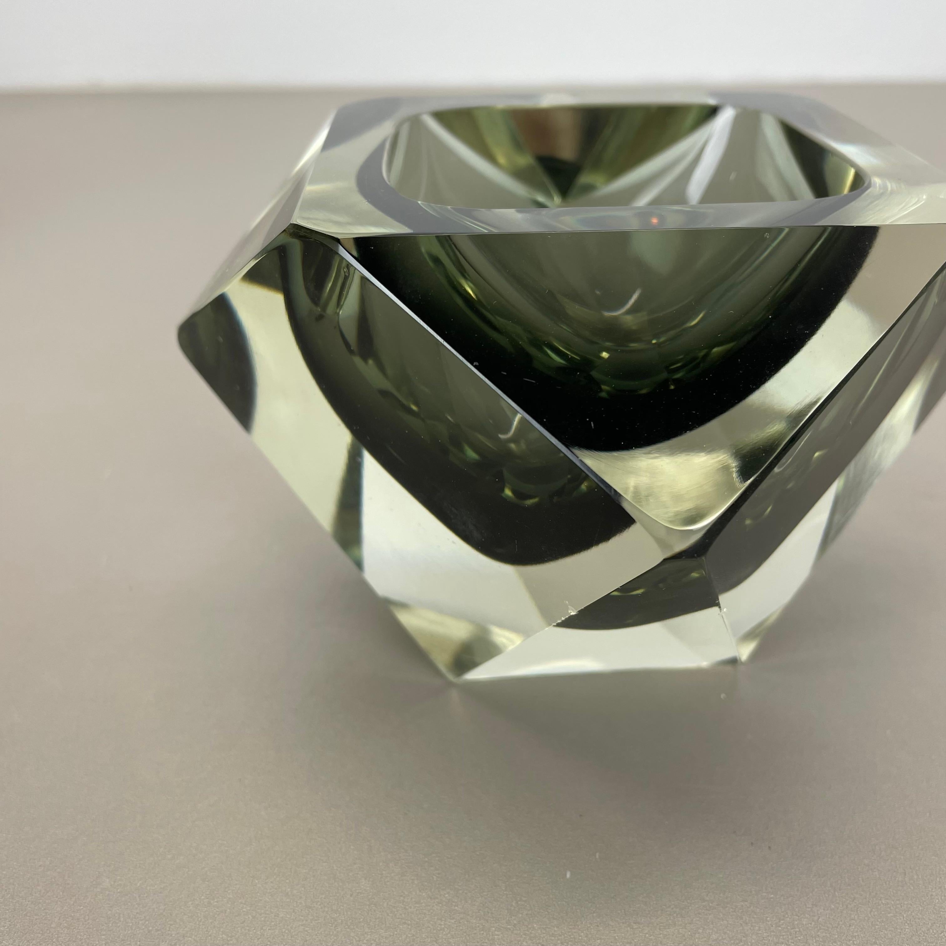 Elemento grande de cristal de Murano DIAMANTE de 1,7 kg, atribuido a Flavio Poli, Italia 1970 en venta 3