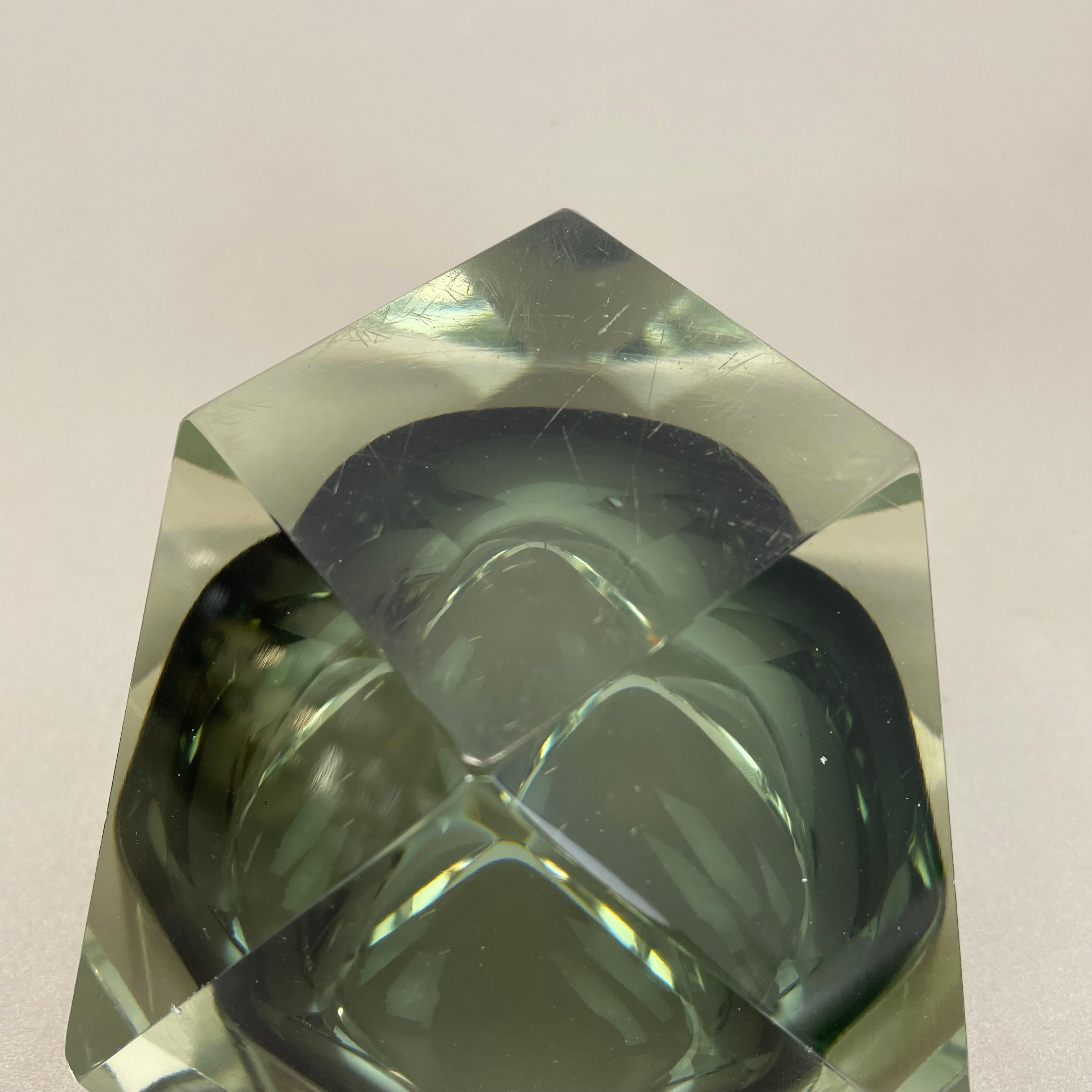 Elemento grande de cristal de Murano DIAMANTE de 1,7 kg, atribuido a Flavio Poli, Italia 1970 en venta 8