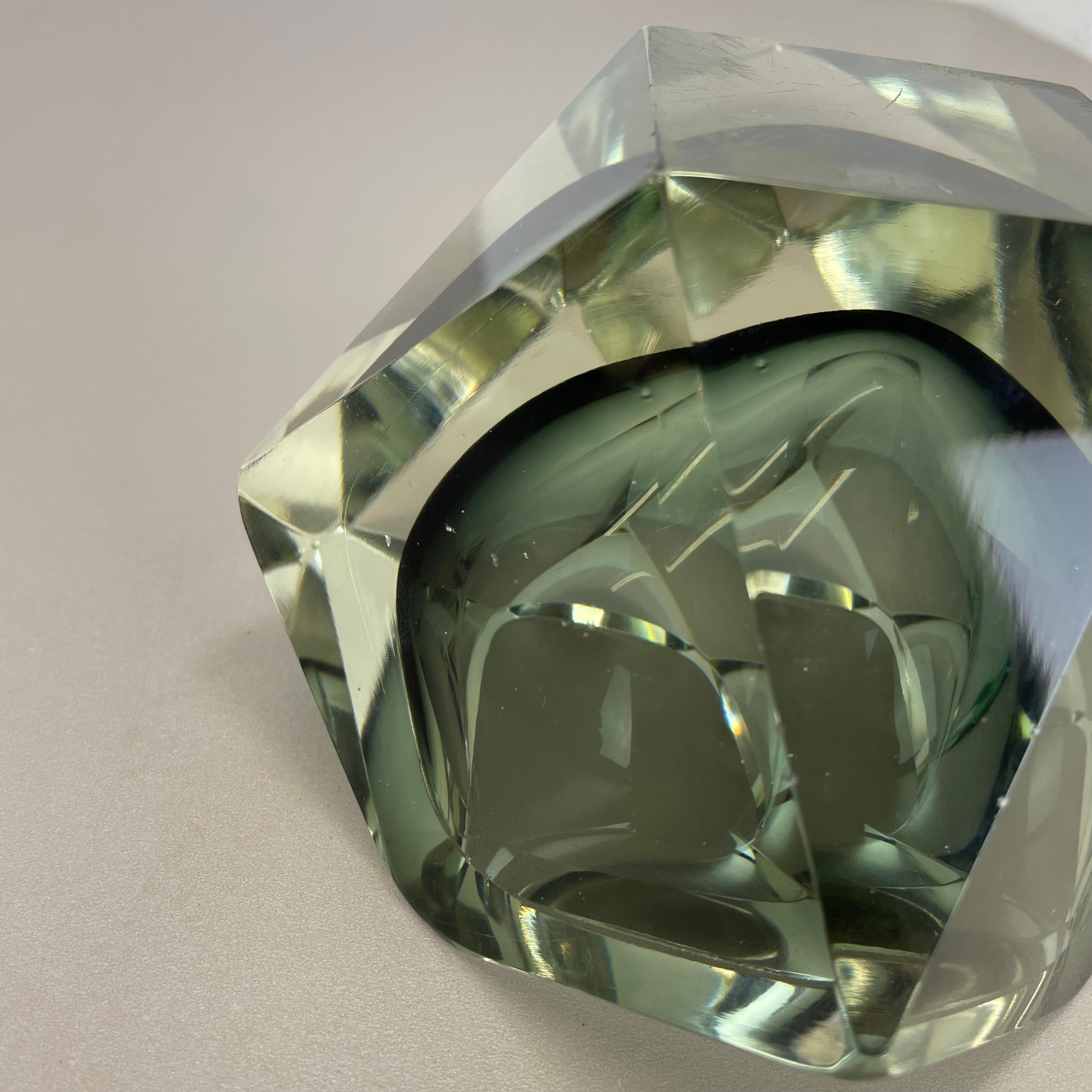 Elemento grande de cristal de Murano DIAMANTE de 1,7 kg, atribuido a Flavio Poli, Italia 1970 en venta 9
