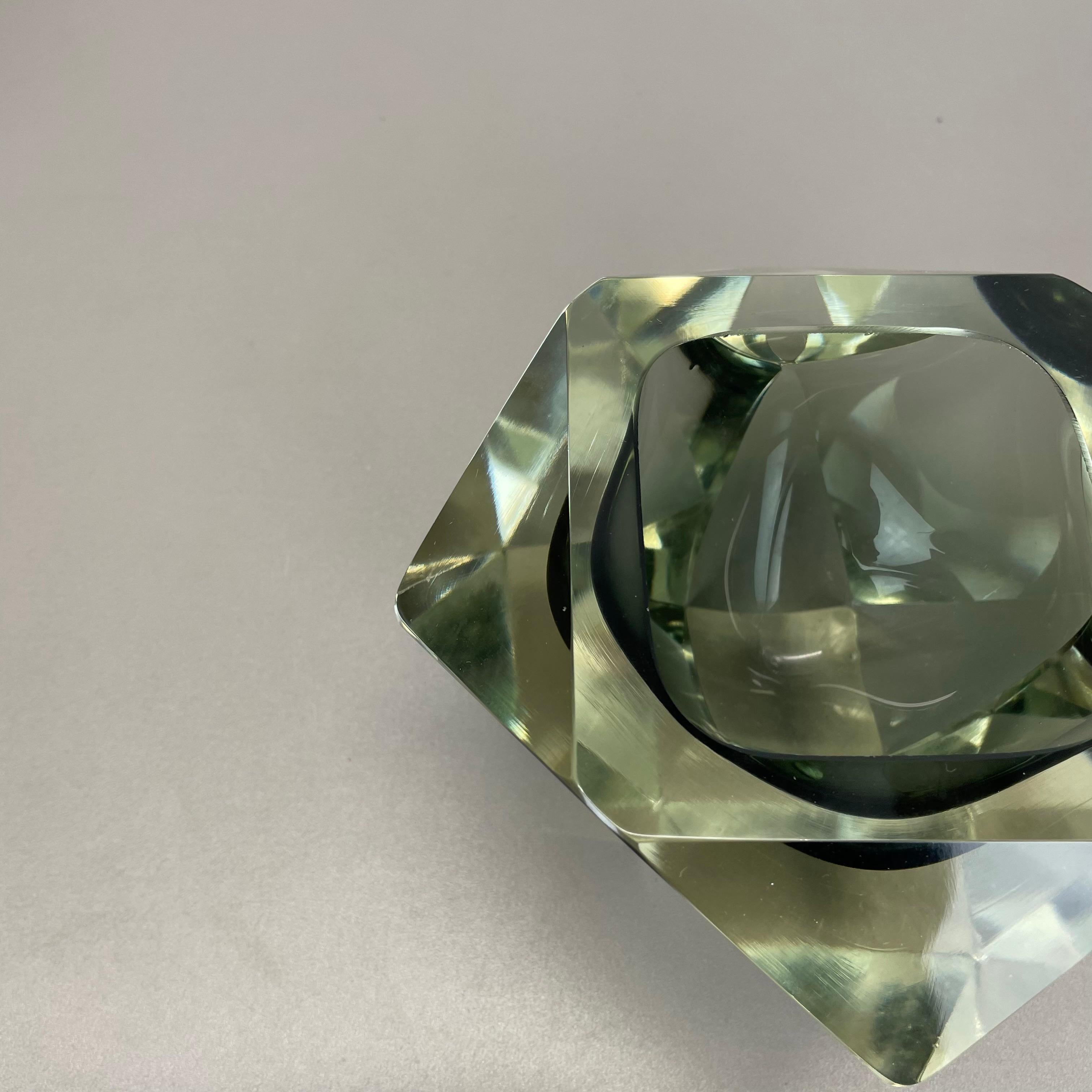 Elemento grande de cristal de Murano DIAMANTE de 1,7 kg, atribuido a Flavio Poli, Italia 1970 en Bueno estado para la venta en Kirchlengern, DE
