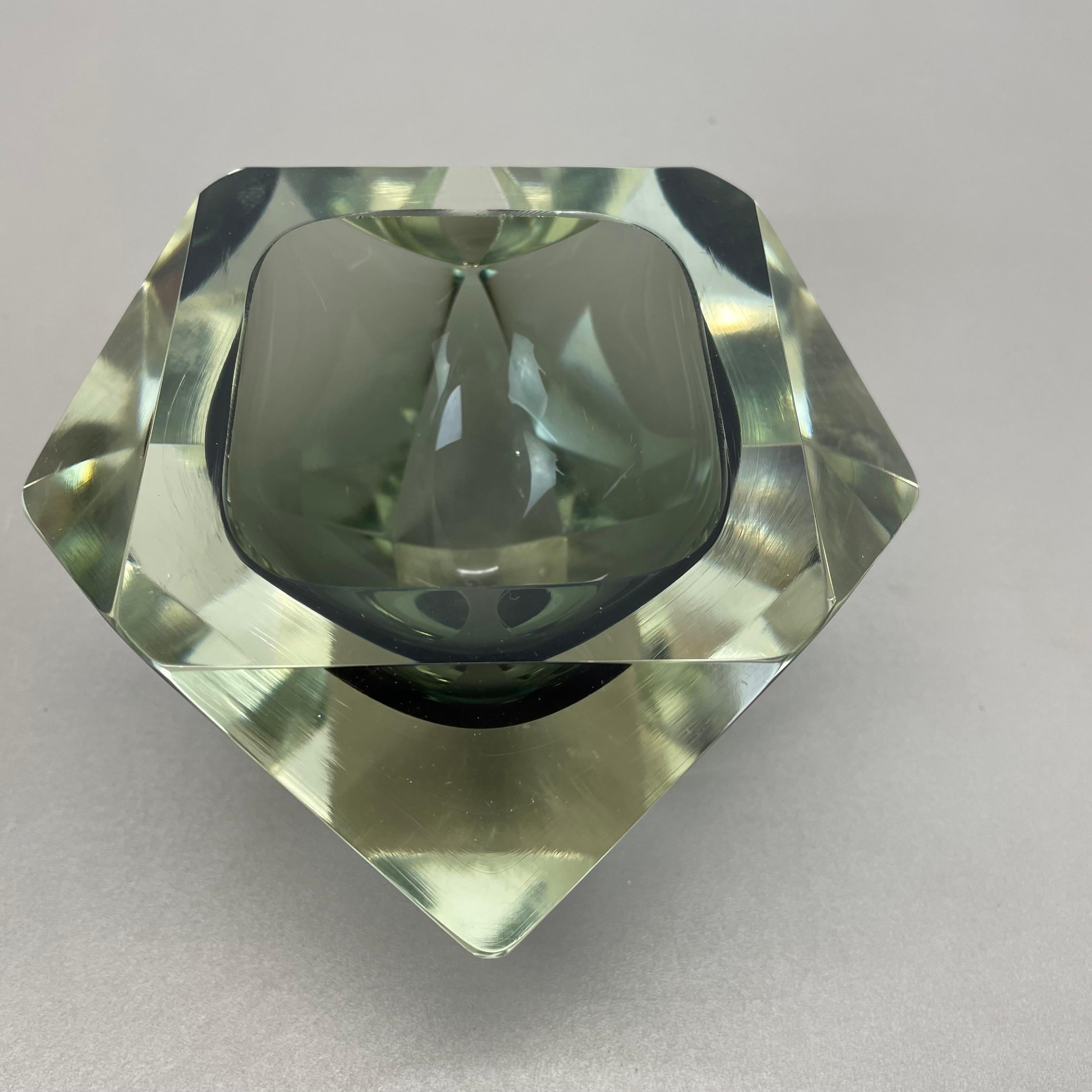 Elemento grande de cristal de Murano DIAMANTE de 1,7 kg, atribuido a Flavio Poli, Italia 1970 en venta 1
