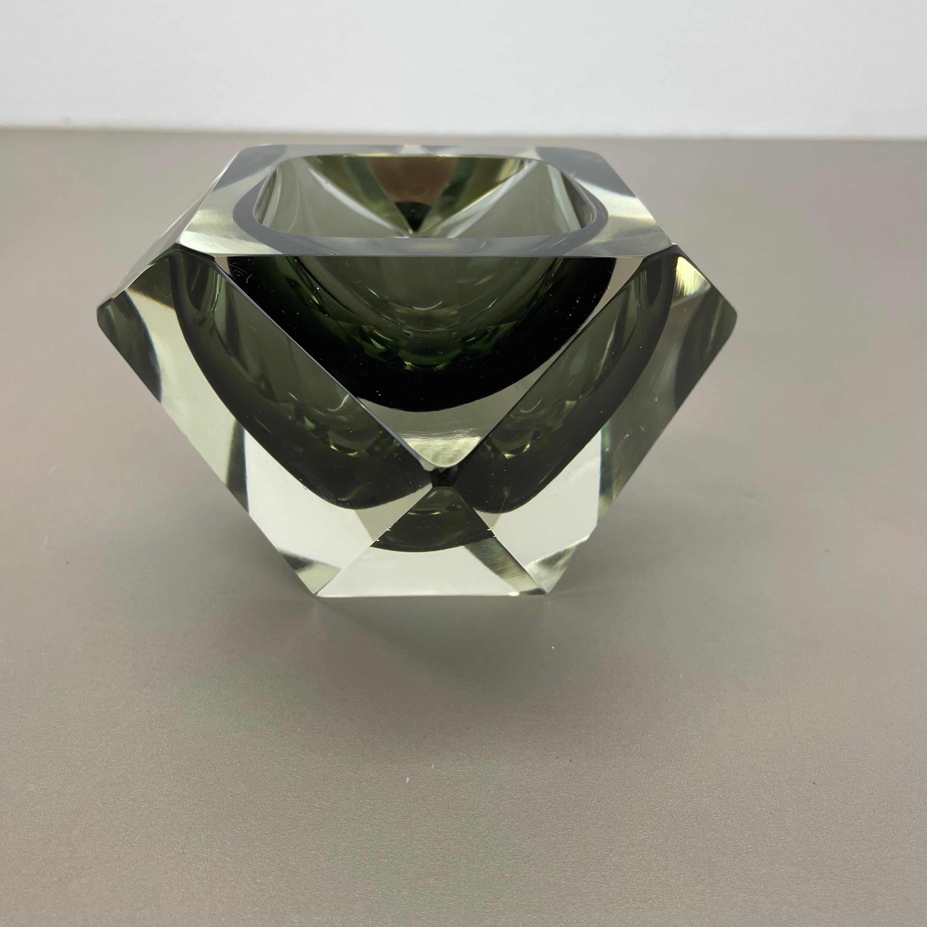 Elemento grande de cristal de Murano DIAMANTE de 1,7 kg, atribuido a Flavio Poli, Italia 1970 en venta 2