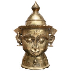 Gran máscara india Mukhalingam de bronce dorado de los siglos XVII-XVIII