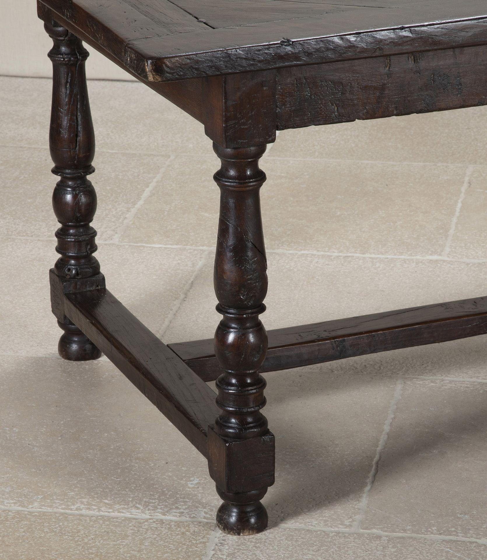 Large 17th-18th Century Parisian 'Versailles Parquetry' Oak Refectory Table en vente 4