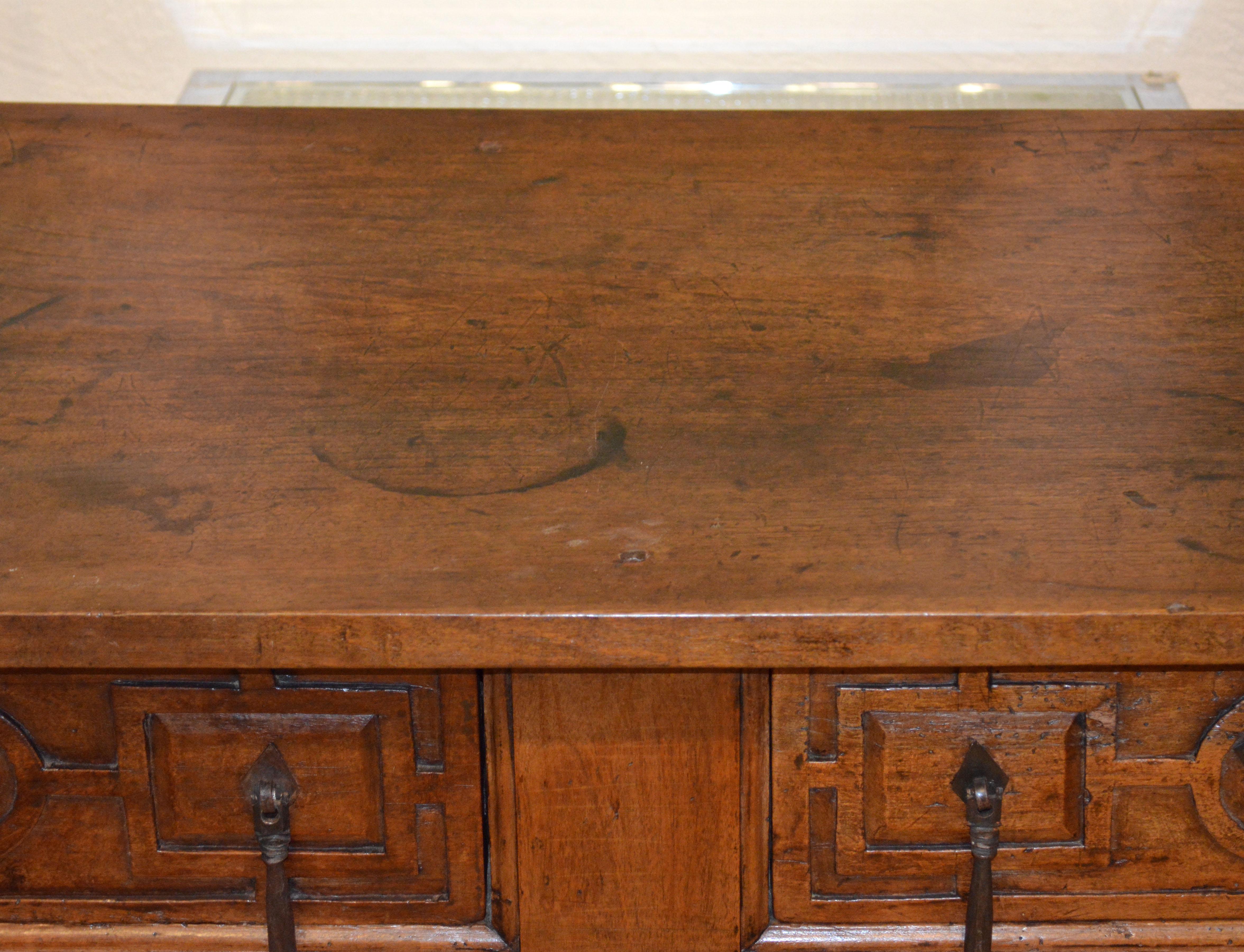 Large 17th-18th Century Spanish Renaissance Walnut Refectory Table or Hall Table 6