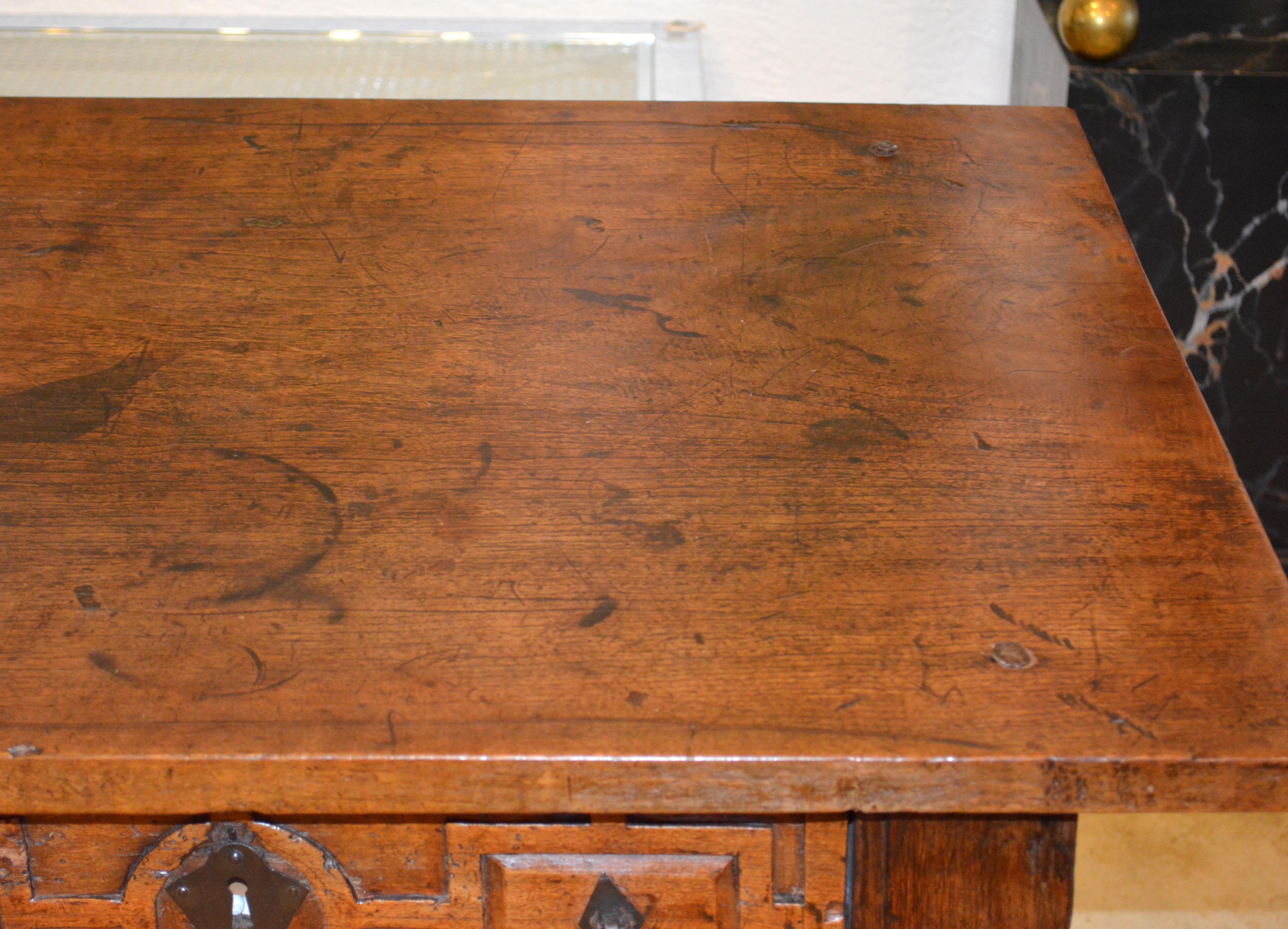 Large 17th-18th Century Spanish Renaissance Walnut Refectory Table or Hall Table 7