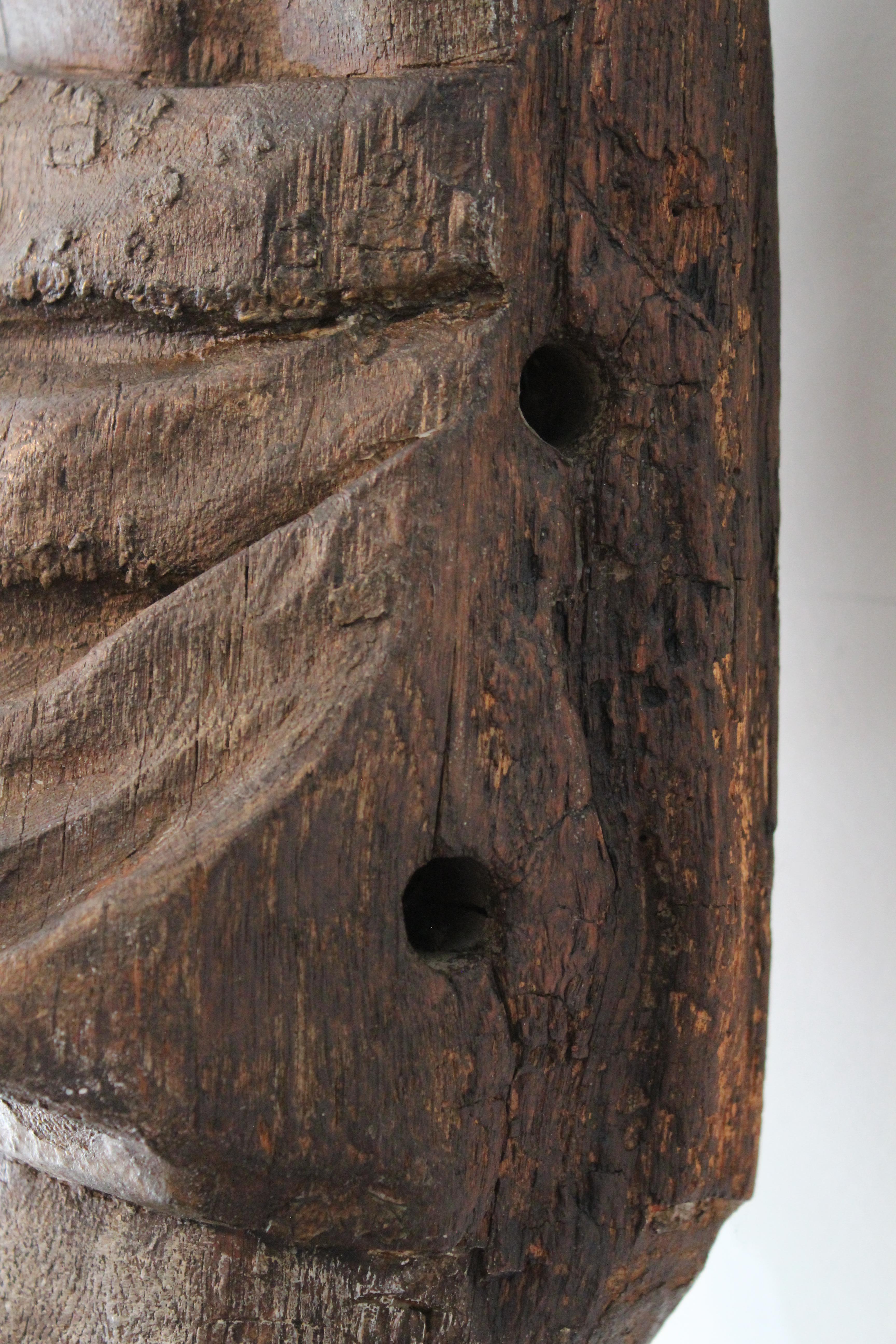 Large A.I.C. Corpus Christi en bois du 17ème siècle. en vente 4