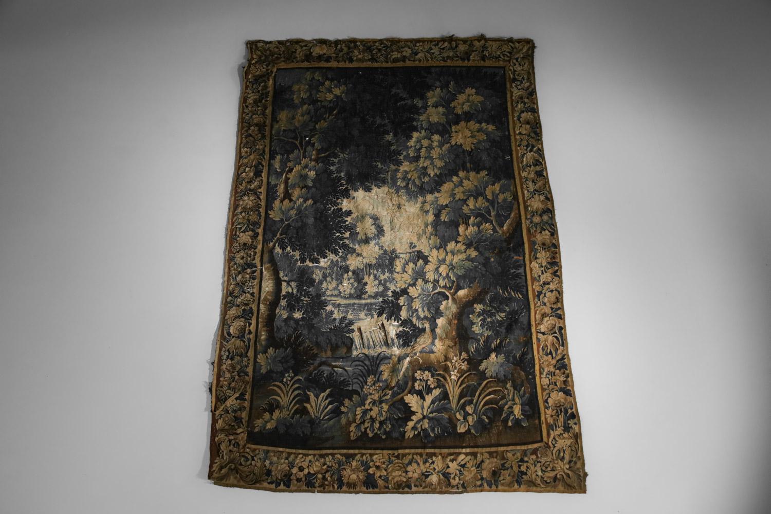 Regency Grande tapisserie française d'Aubusson du 17ème siècle « Verdure »  en vente