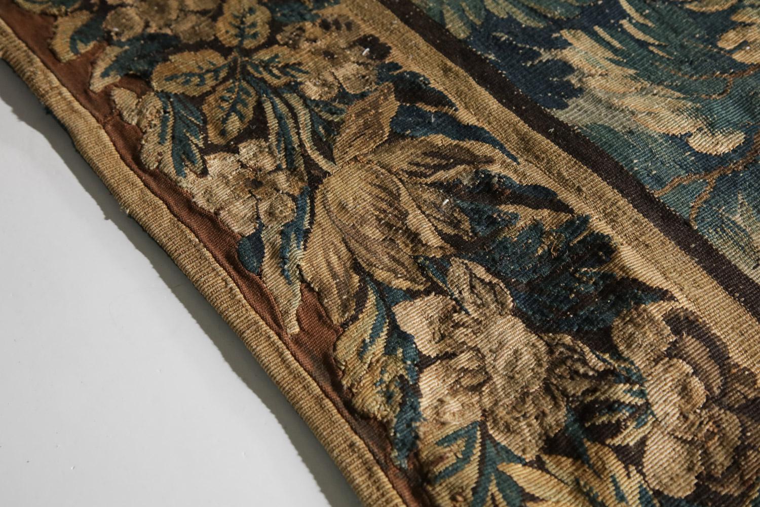 Grande tapisserie française d'Aubusson du 17ème siècle « Verdure »  en vente 1
