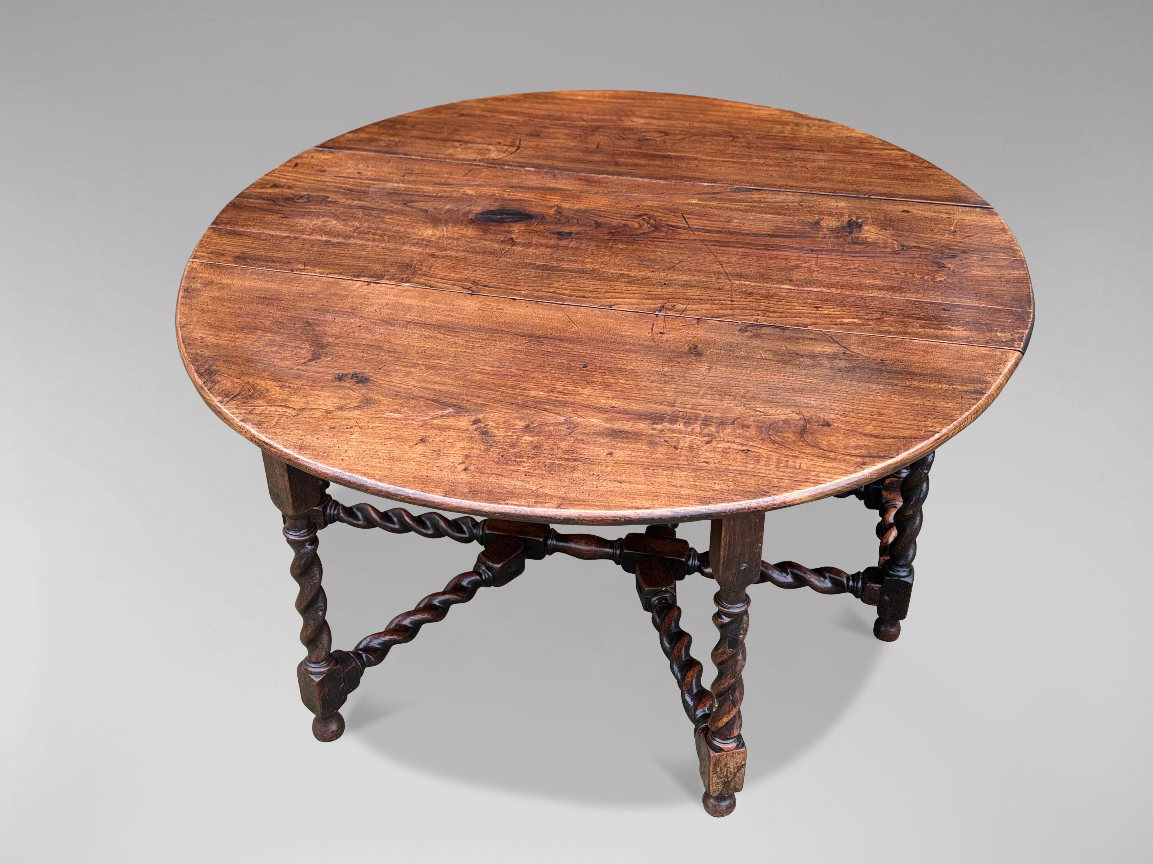 Large 17th Century Charles II Period Solid Oak Double Gateleg Table For Sale 4