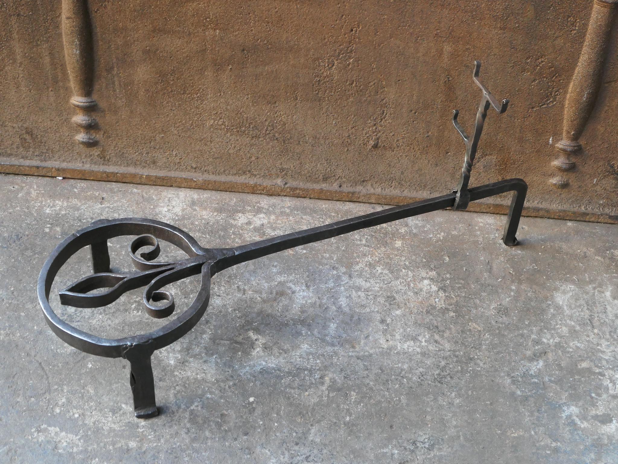 Grande sottopentola francese Luigi XIV del XVII secolo In condizioni buone in vendita a Soest, NL