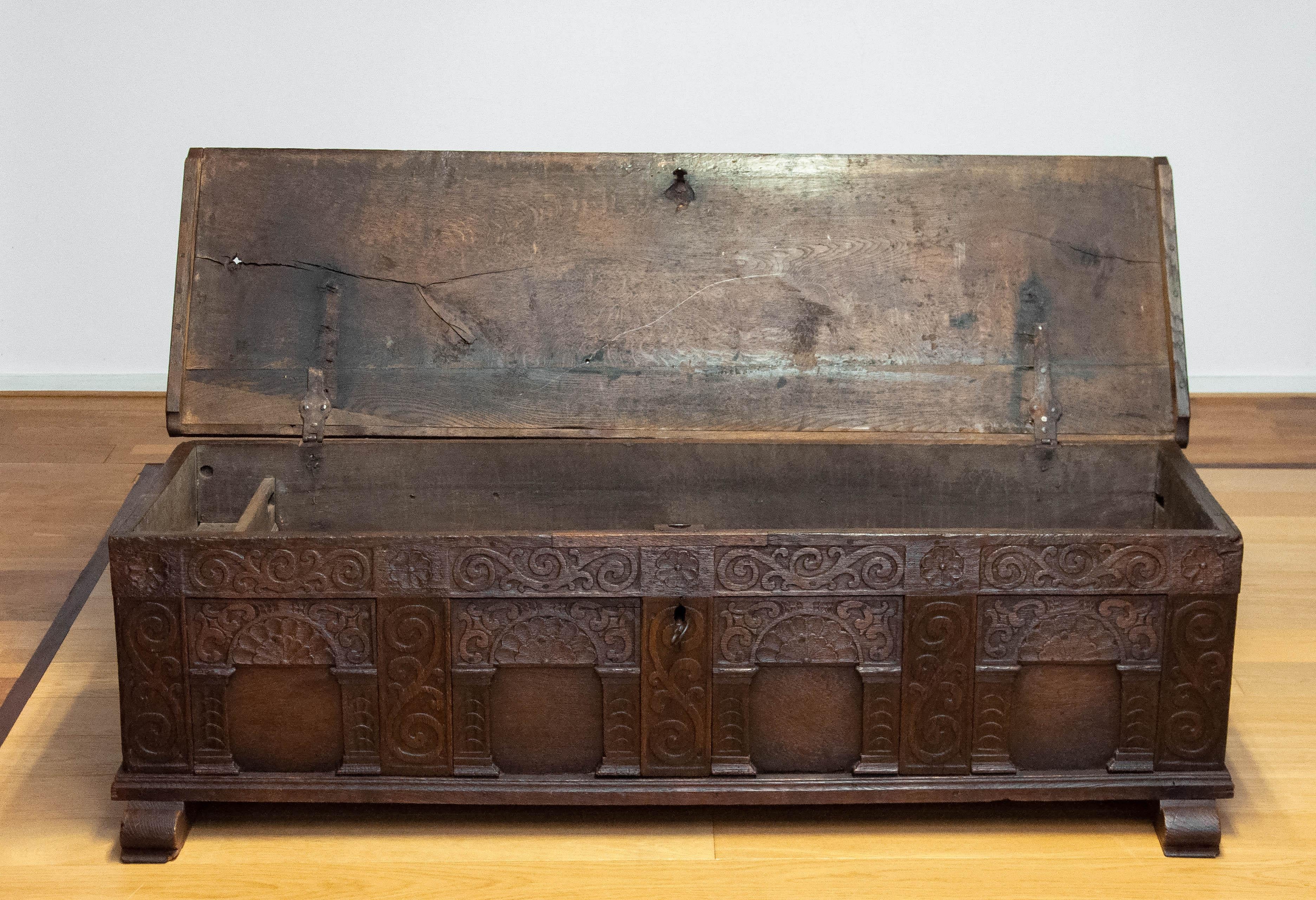Large 17th Century German Continental Oak Coffer Chest. For Sale 4
