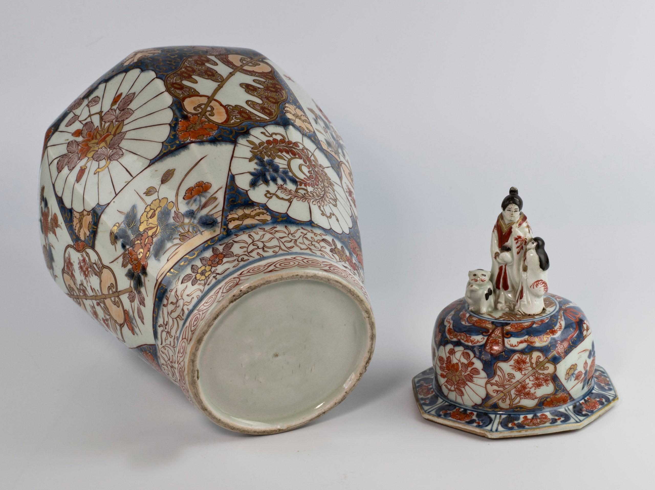 Große japanische Arita-Vase aus dem 17. Jahrhundert – Genroku-Periode im Angebot 2