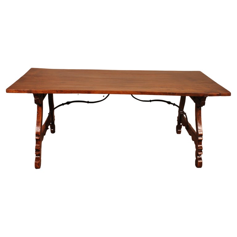 Large 17th Century Spanish Table In Walnut For Sale at 1stDibs
