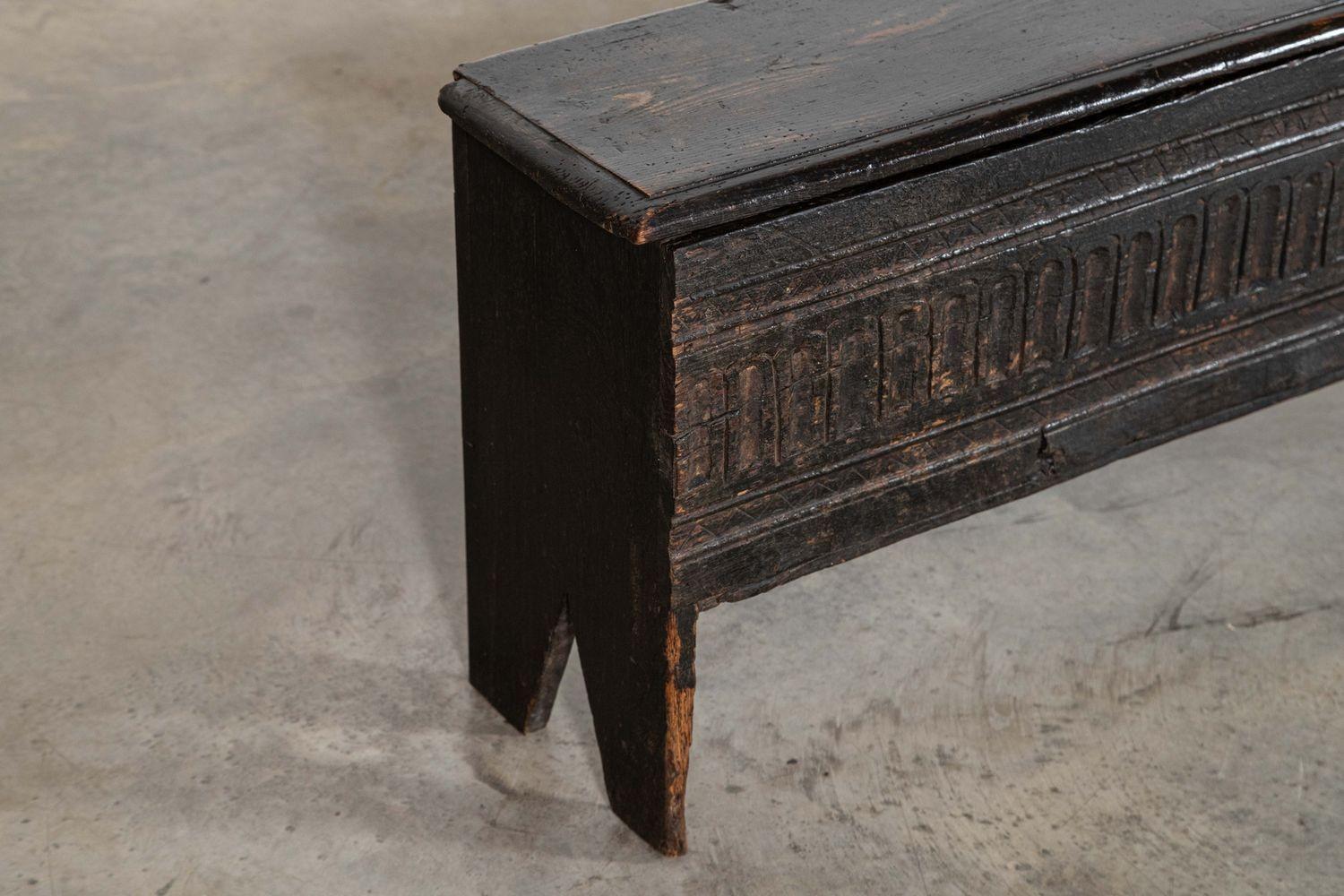 Large 17th English Oak Sword Chest 4