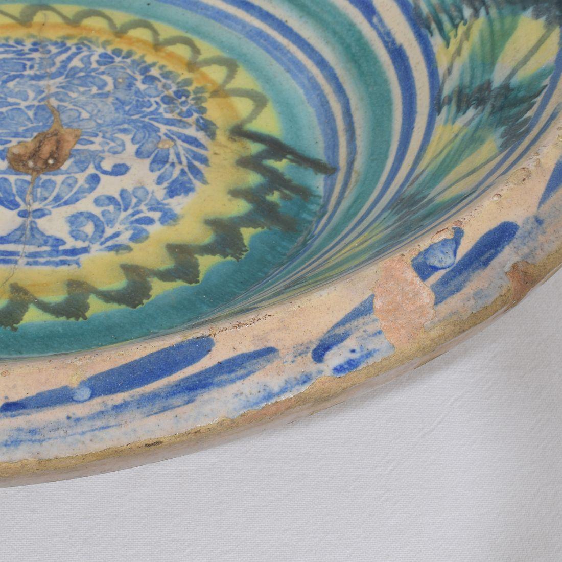 Large 18-19th Century Spanish Glazed Earthenware Bowl en venta 6