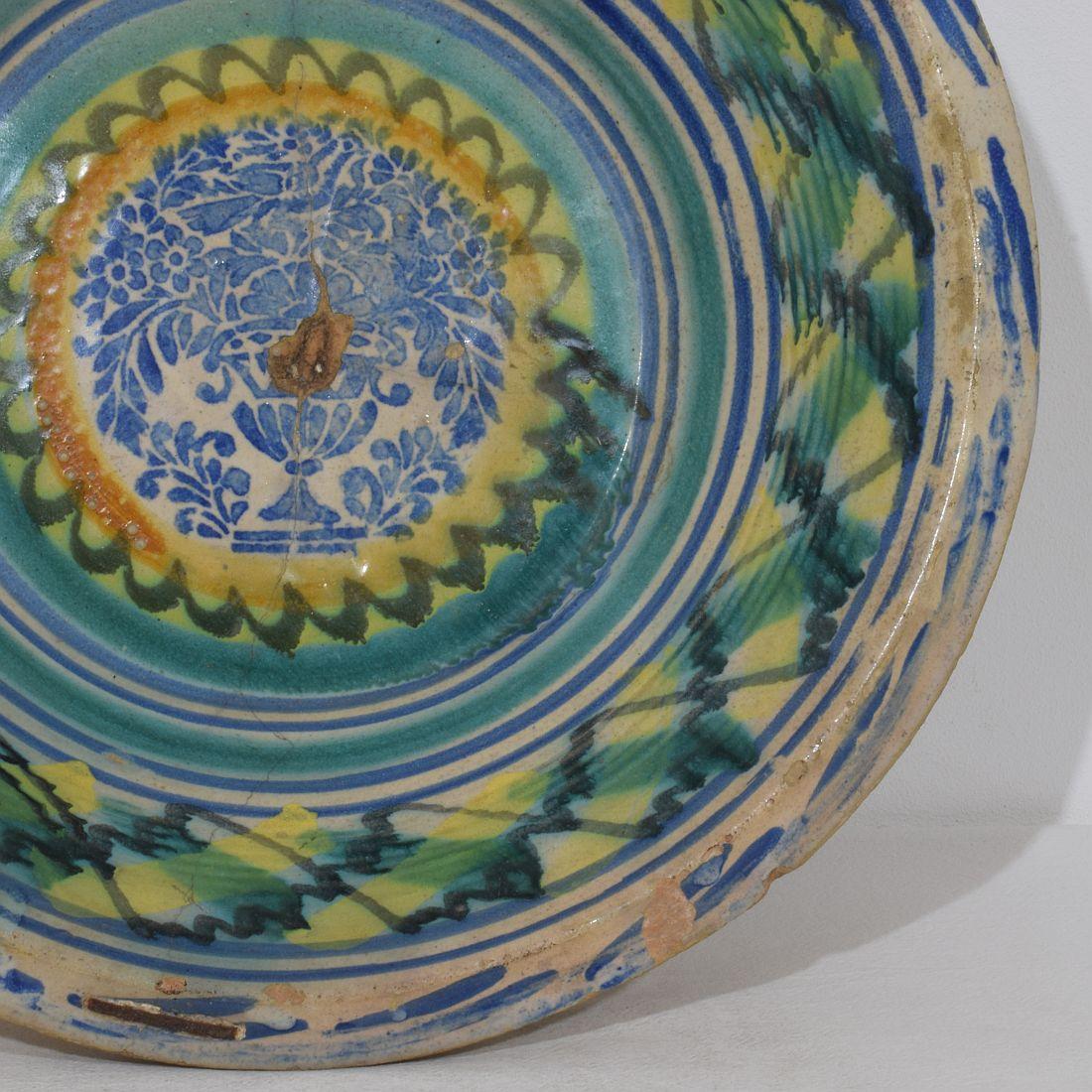 Large 18-19th Century Spanish Glazed Earthenware Bowl Glaseado en venta