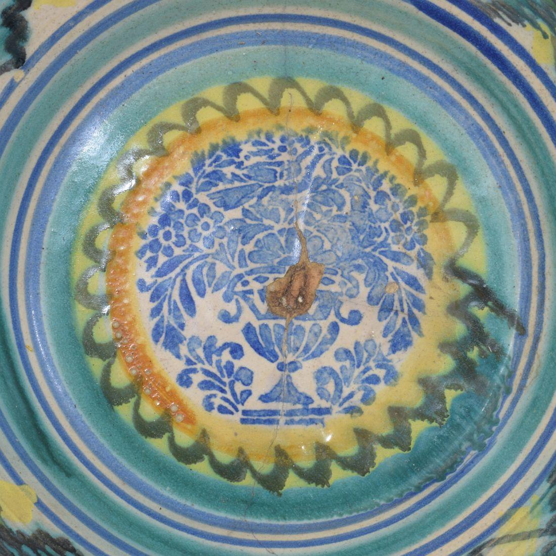 Large 18-19th Century Spanish Glazed Earthenware Bowl en Bastante bueno estado para la venta en Buisson, FR