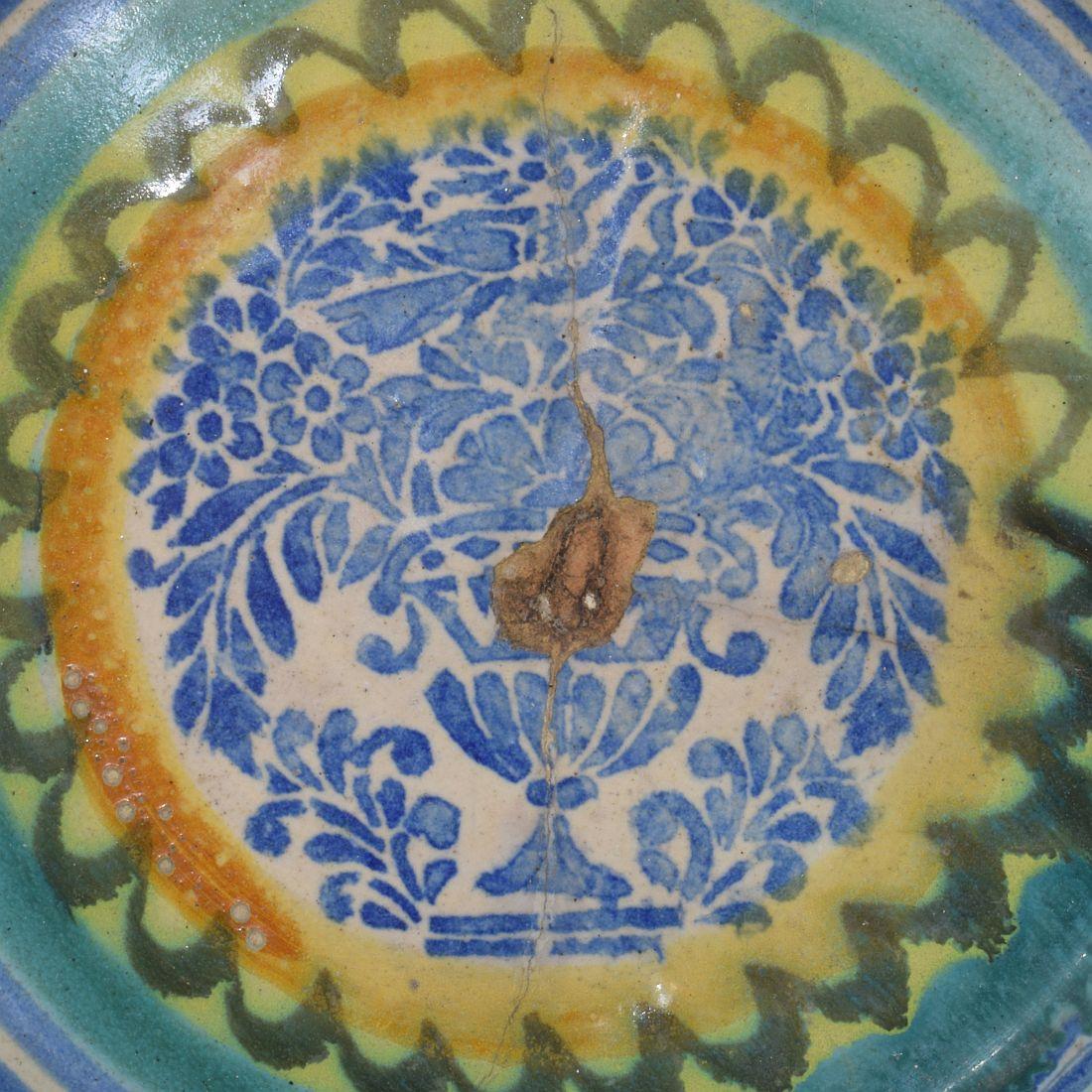Large 18-19th Century Spanish Glazed Earthenware Bowl siglo XVIII y antes en venta