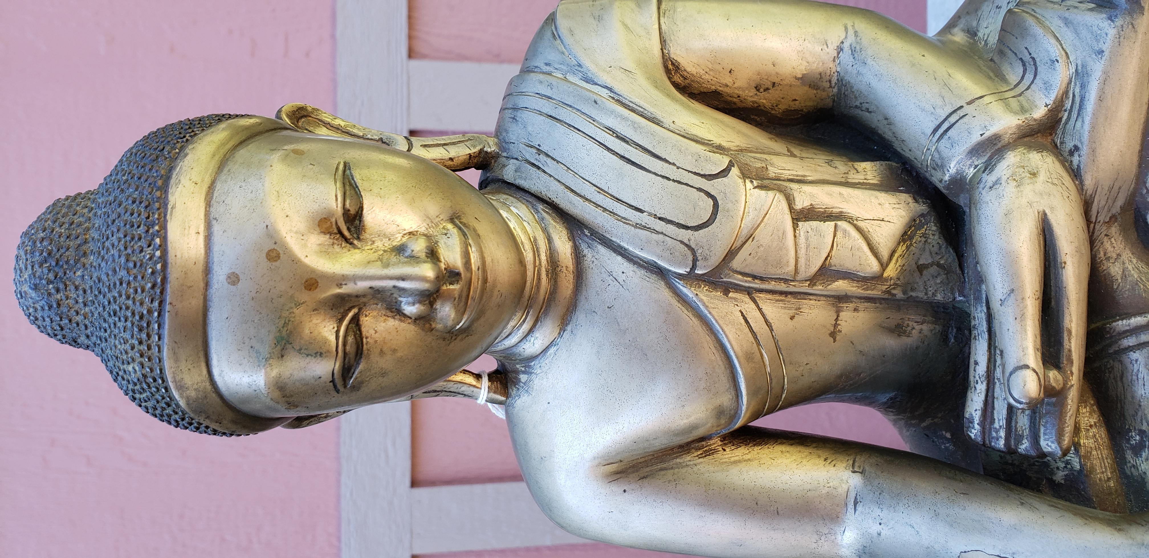 19th Century Large 18/19thC  Burmese bronze Buddha with inscription on the front of the base. For Sale