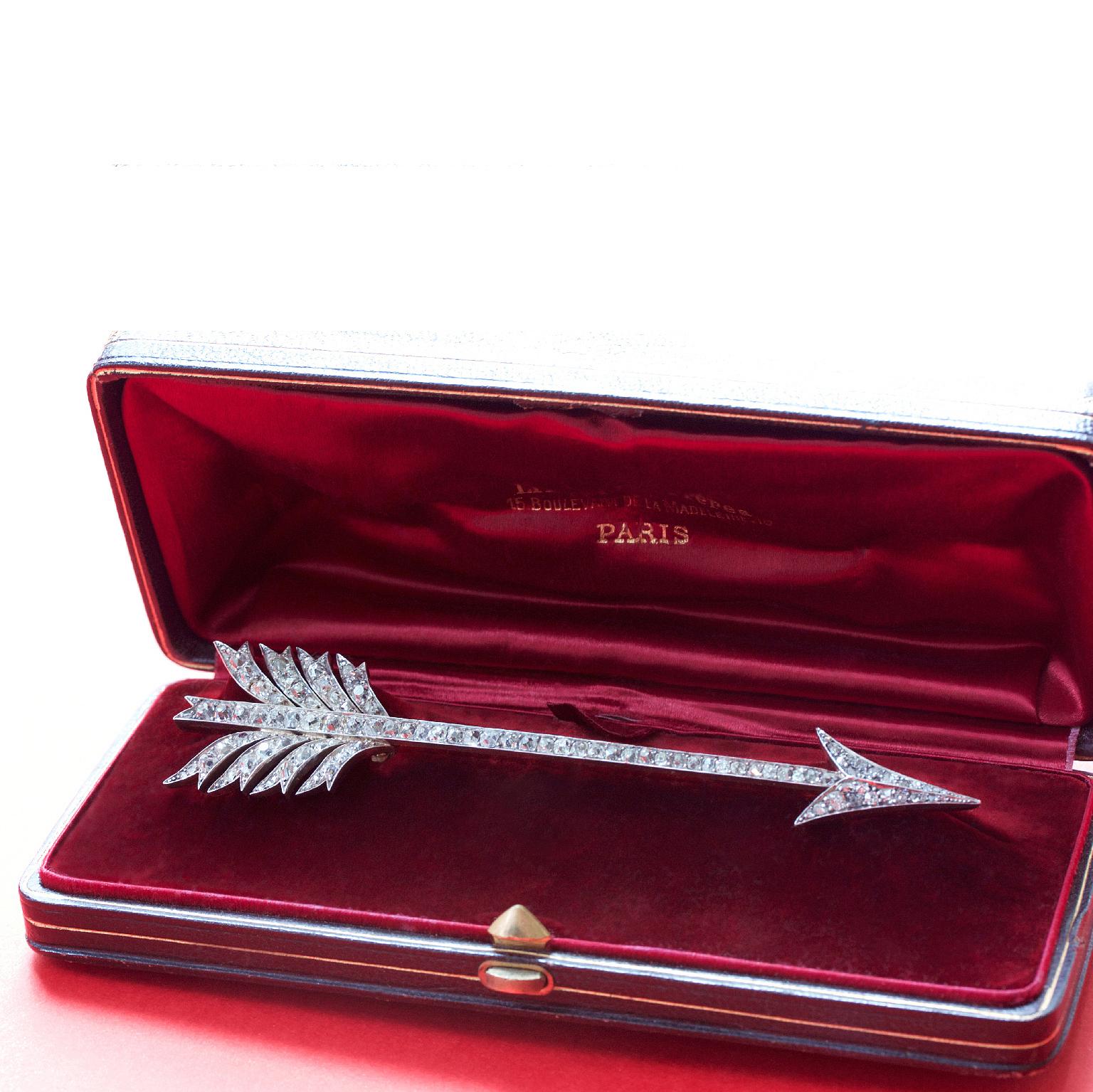Victorian Large 18 Carat Gold and Silver Arrow Brooch with Diamond For Sale