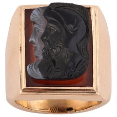 Large 18 Karat Yellow Gold Agate Cameo Man Ring