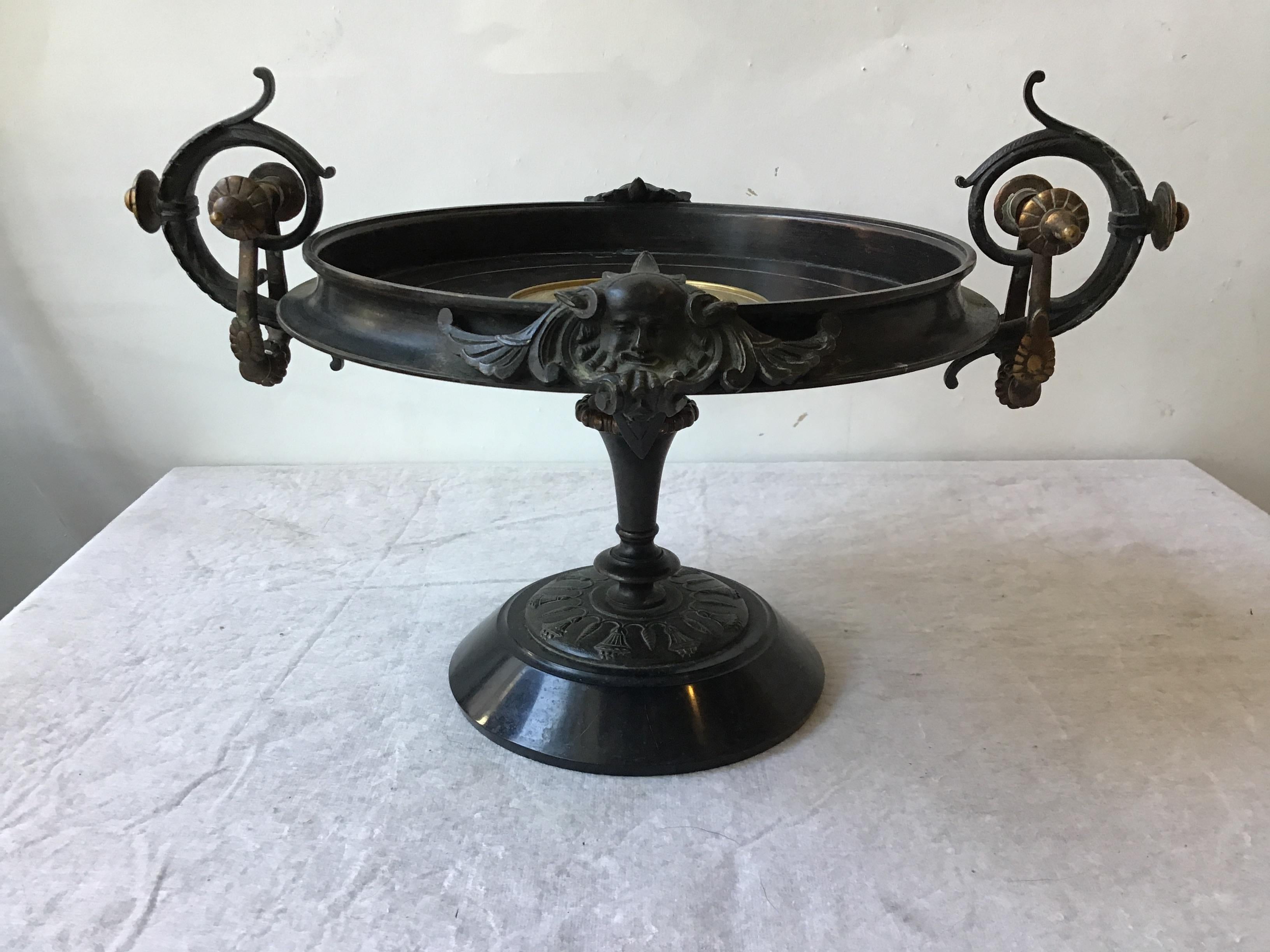 Large 1870s Bronze Classical Tazza For Sale 1