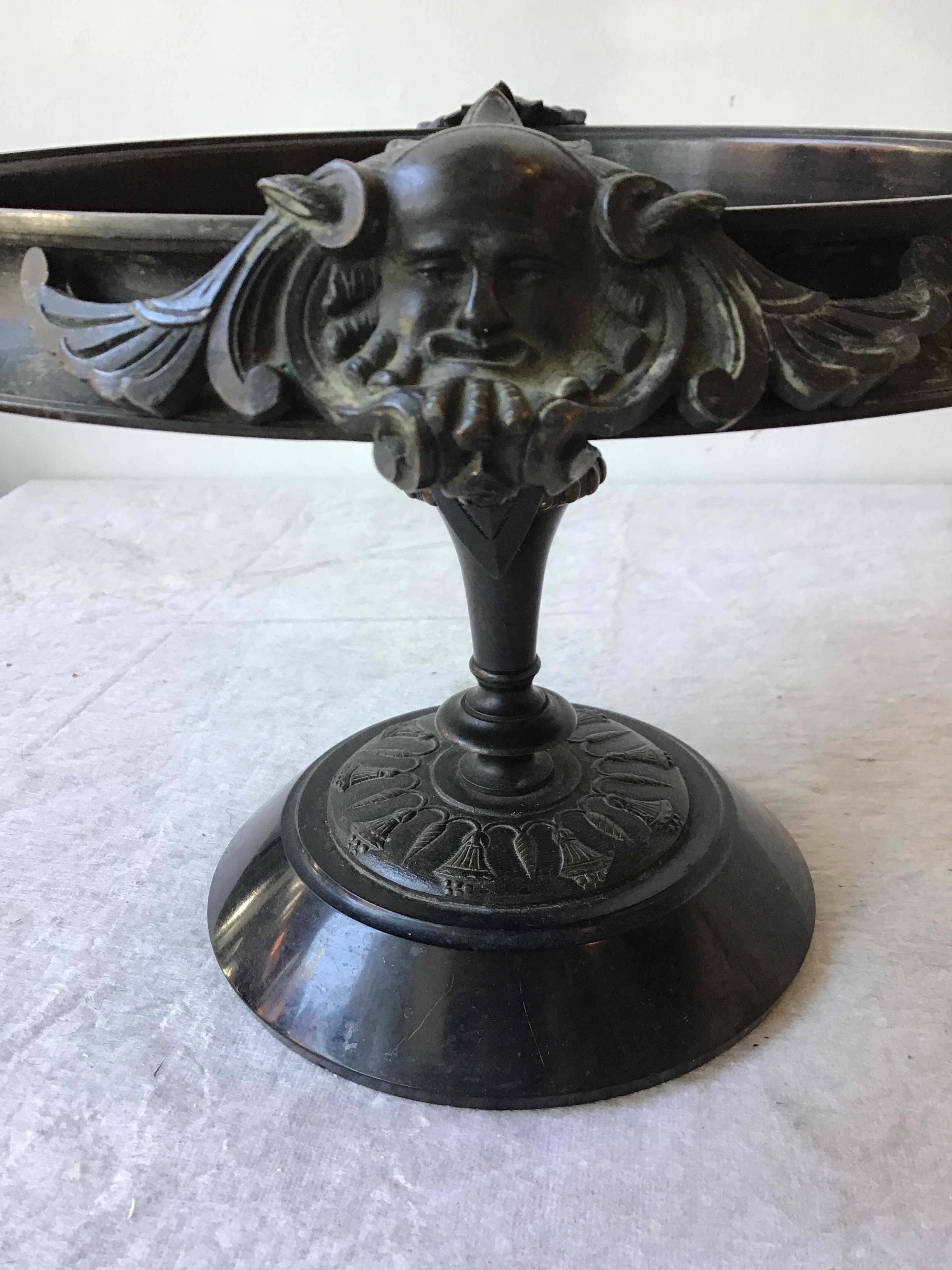 Large 1870s Bronze Classical Tazza For Sale 5