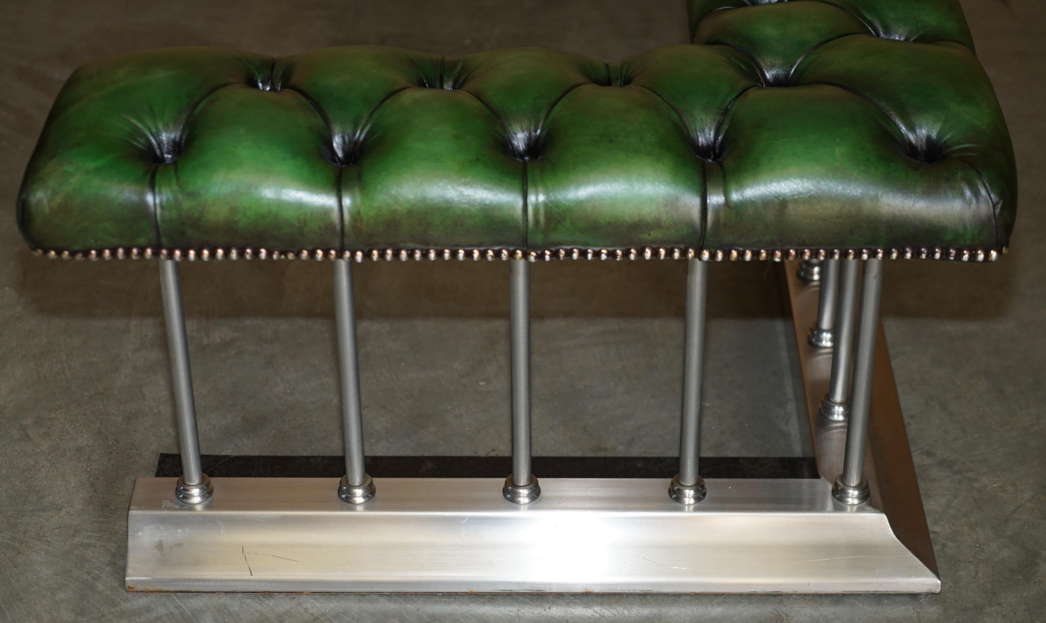 GRANDE 188CM DE ANCHO VINTAGE CUERO CROMADO REGENCY GREEN CHESTERFiELD CLUB FENDER en venta 3