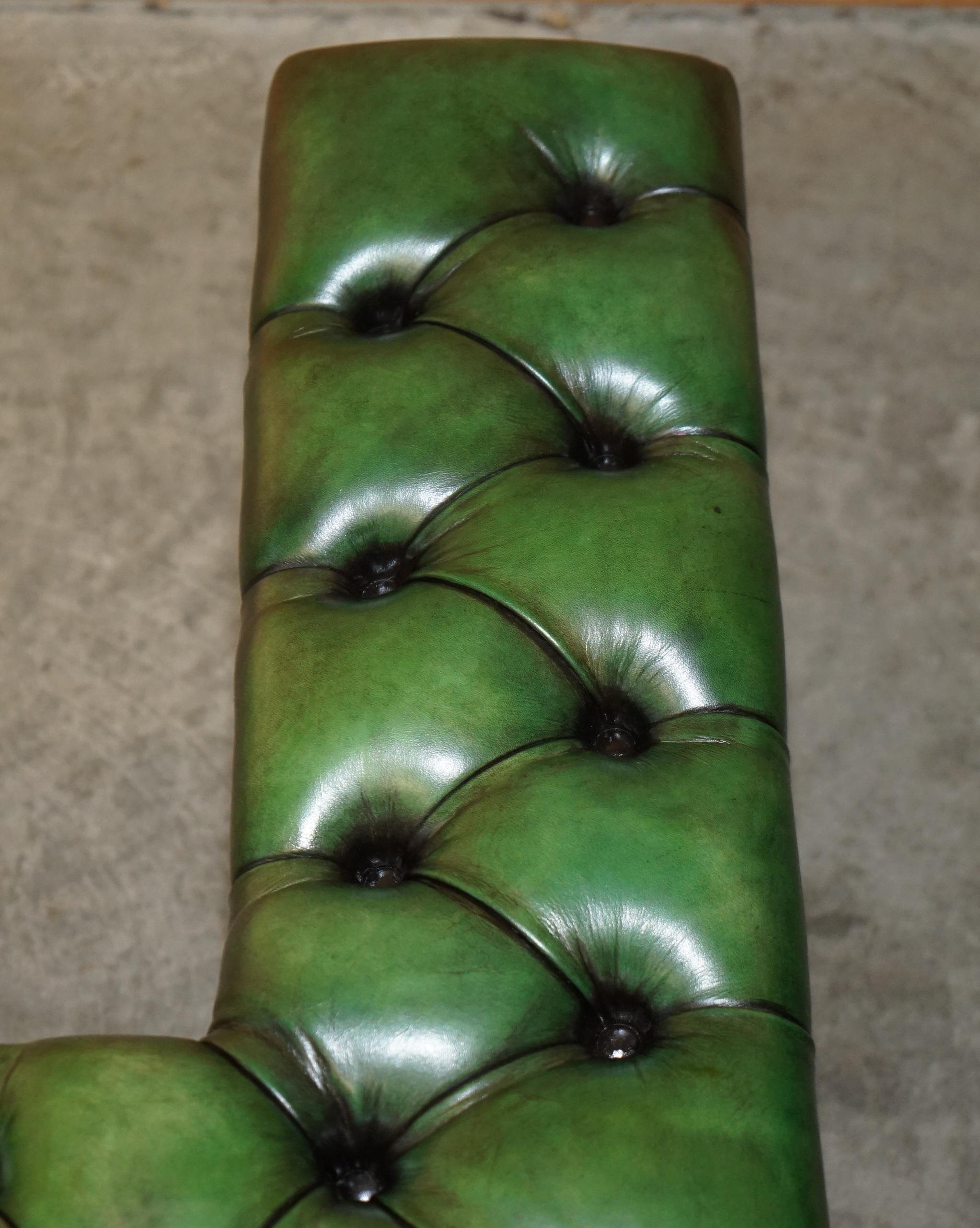 GRANDE 188CM DE ANCHO VINTAGE CUERO CROMADO REGENCY GREEN CHESTERFiELD CLUB FENDER principios del siglo XX en venta