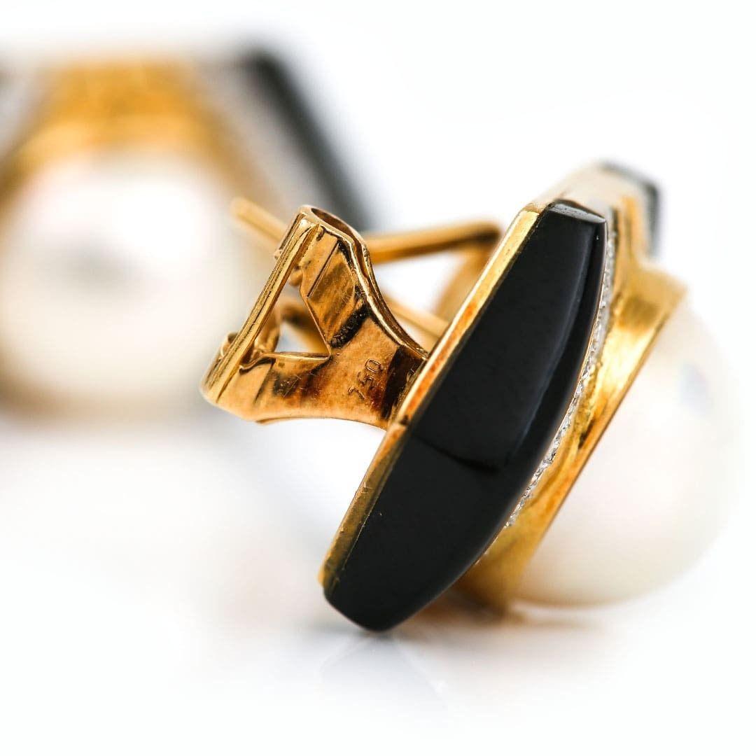 Large 18ct Gold Mabe Pearl, Diamond and Onyx Earrings by Trio In Excellent Condition In Lancashire, Oldham