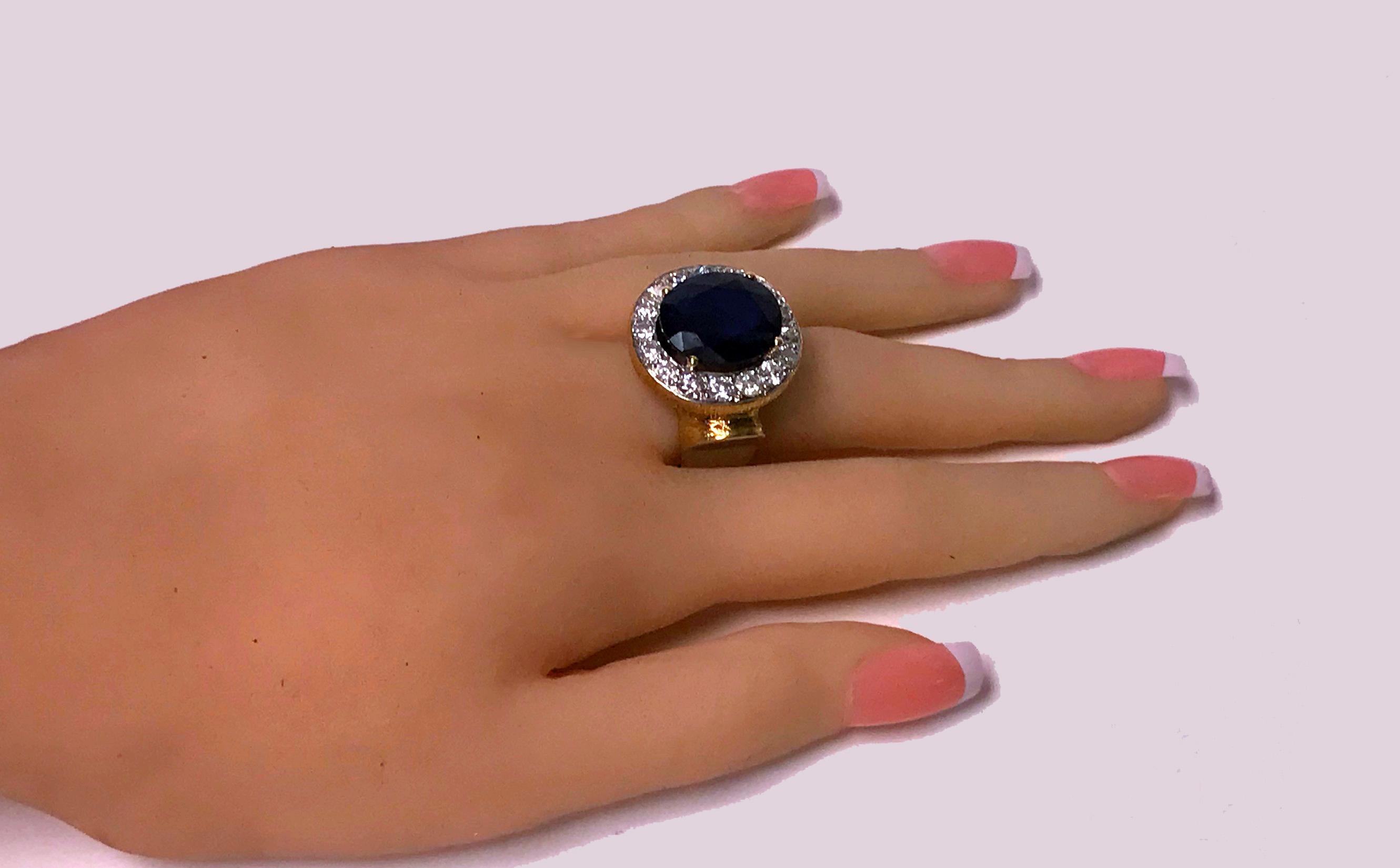 Large 18 Karat Diamond and Blue Stone Ring In Good Condition In Toronto, ON