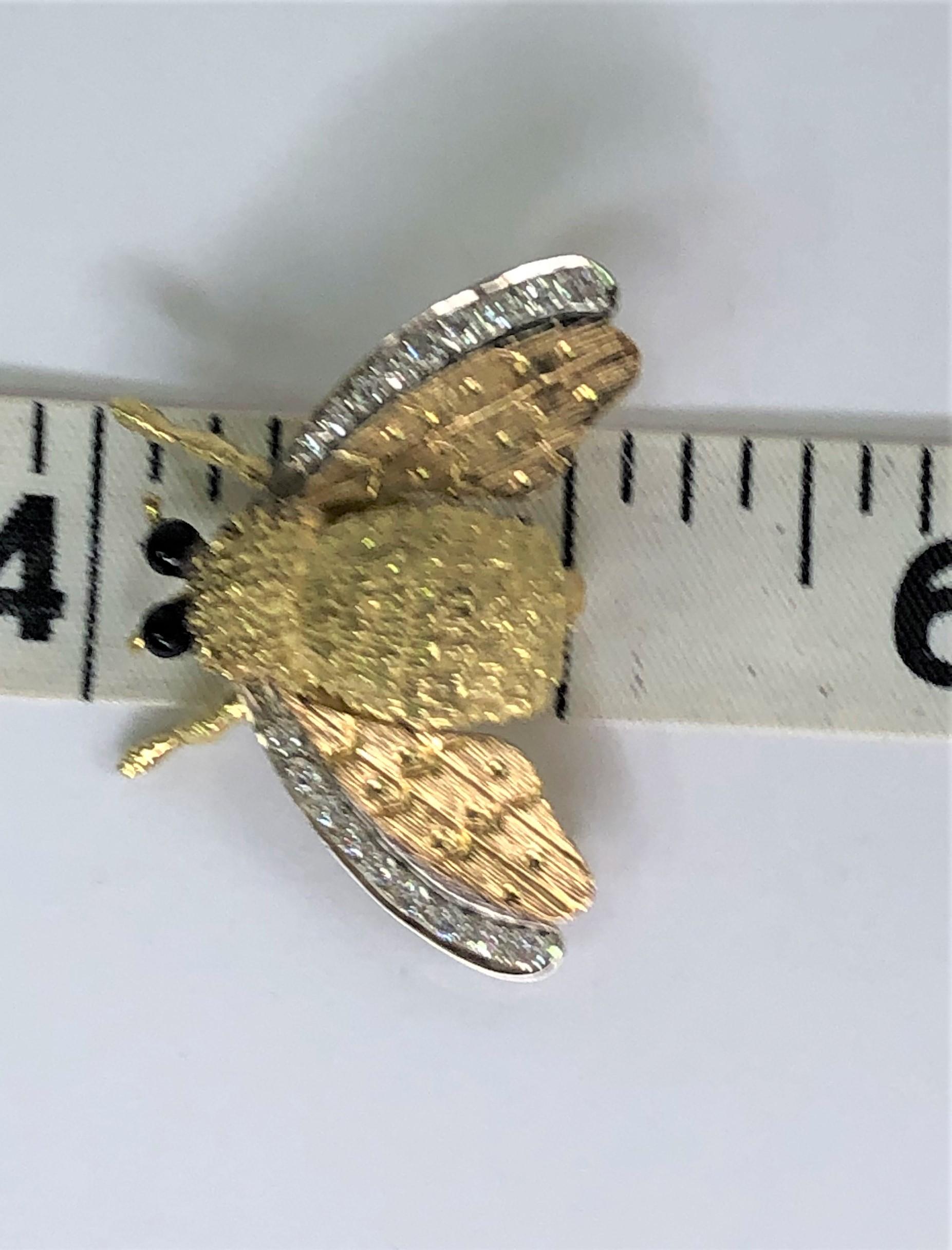 Round Cut Large 18k Diamond Bee Brooch