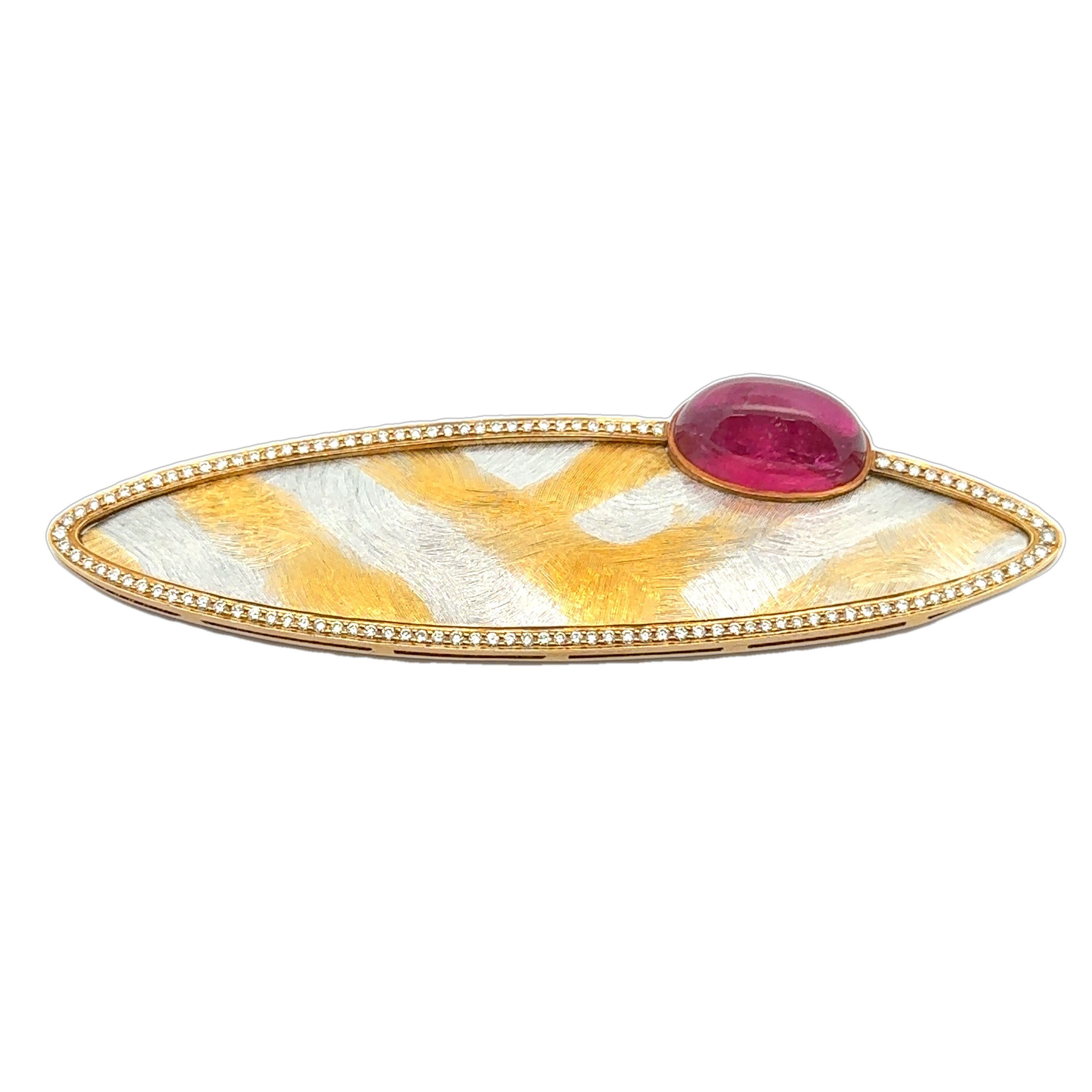 --Pietre: --
1 vera tormalina rubellite naturale - taglio cabochon ovale - castone - colore rosa violaceo - 25ct circa in base alla certificazione Vedi dettagli sulla certificazione qui sotto
112 diamanti naturali autentici - taglio rotondo a