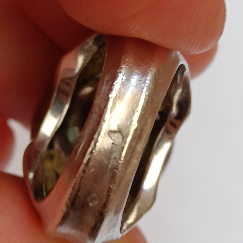 Large 18k White Gold Modernist Ring with Tahitian Pearl For Sale 6