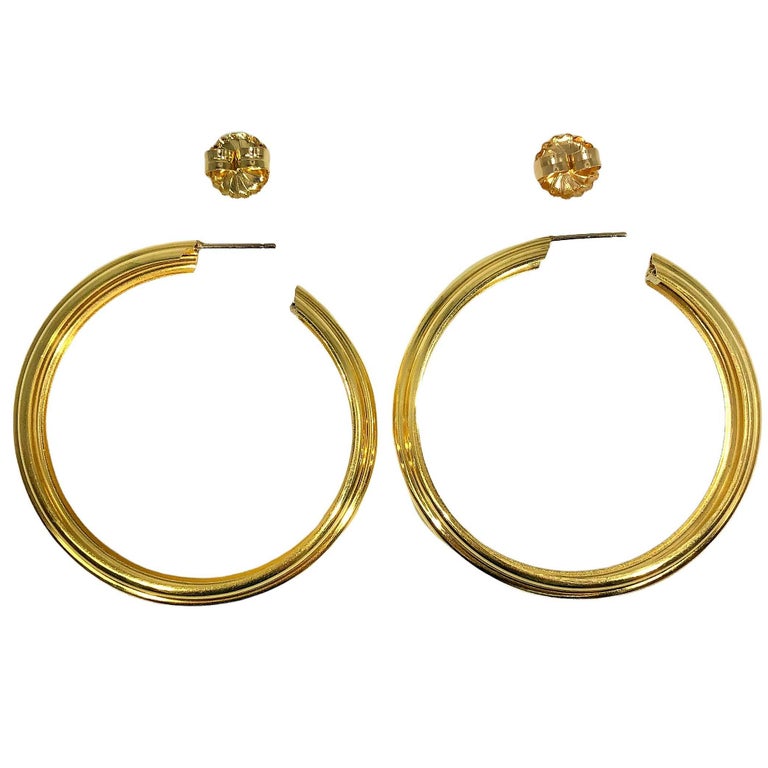 Large 18K Yellow Gold Fluted Hoop Earrings For Sale at 1stDibs