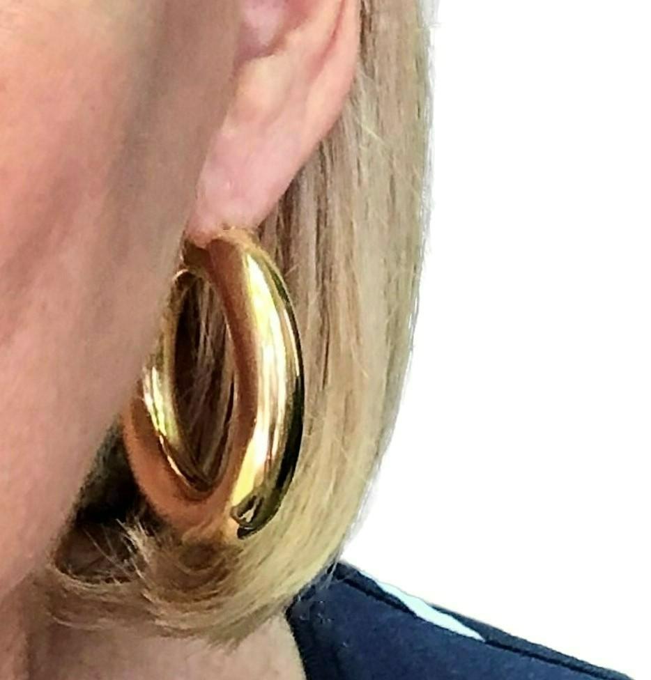 Große große italienische Puffy-Ohrringe aus 18 Karat Gelbgold 4