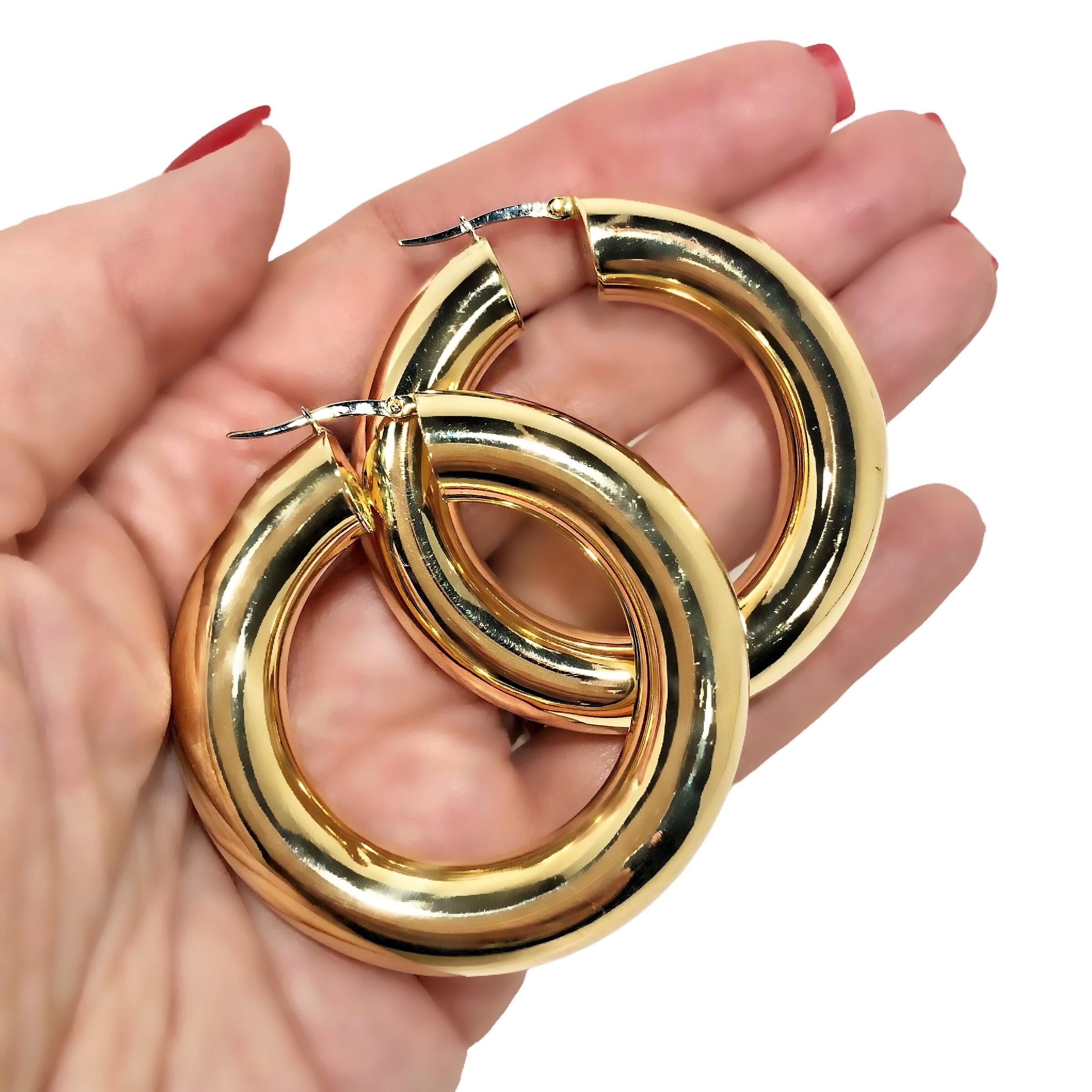 Large 18K Yellow Gold Italian Puffy Hoop Earrings In Good Condition In Palm Beach, FL