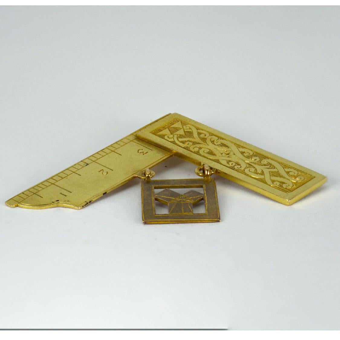 Large 18K Yellow Gold Masonic Charm Pendant For Sale 7
