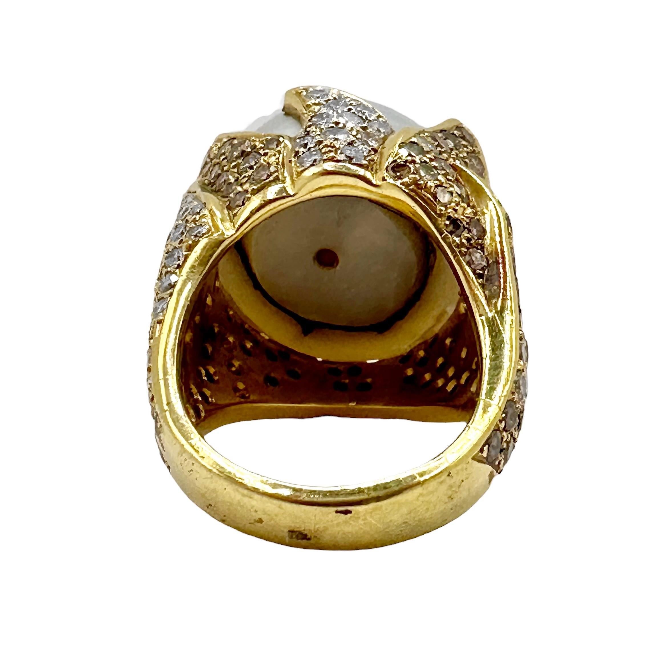 Großer Ring aus 18 Karat Gelbgold, Südseeperlen mit Schokoladen- und Weißdiamanten im Zustand „Gut“ in Palm Beach, FL