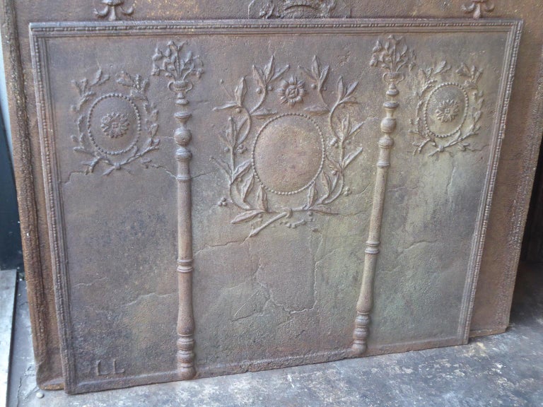 Cast Large 18th-19th Century French Neoclassical 'Decorative' Fireback For Sale