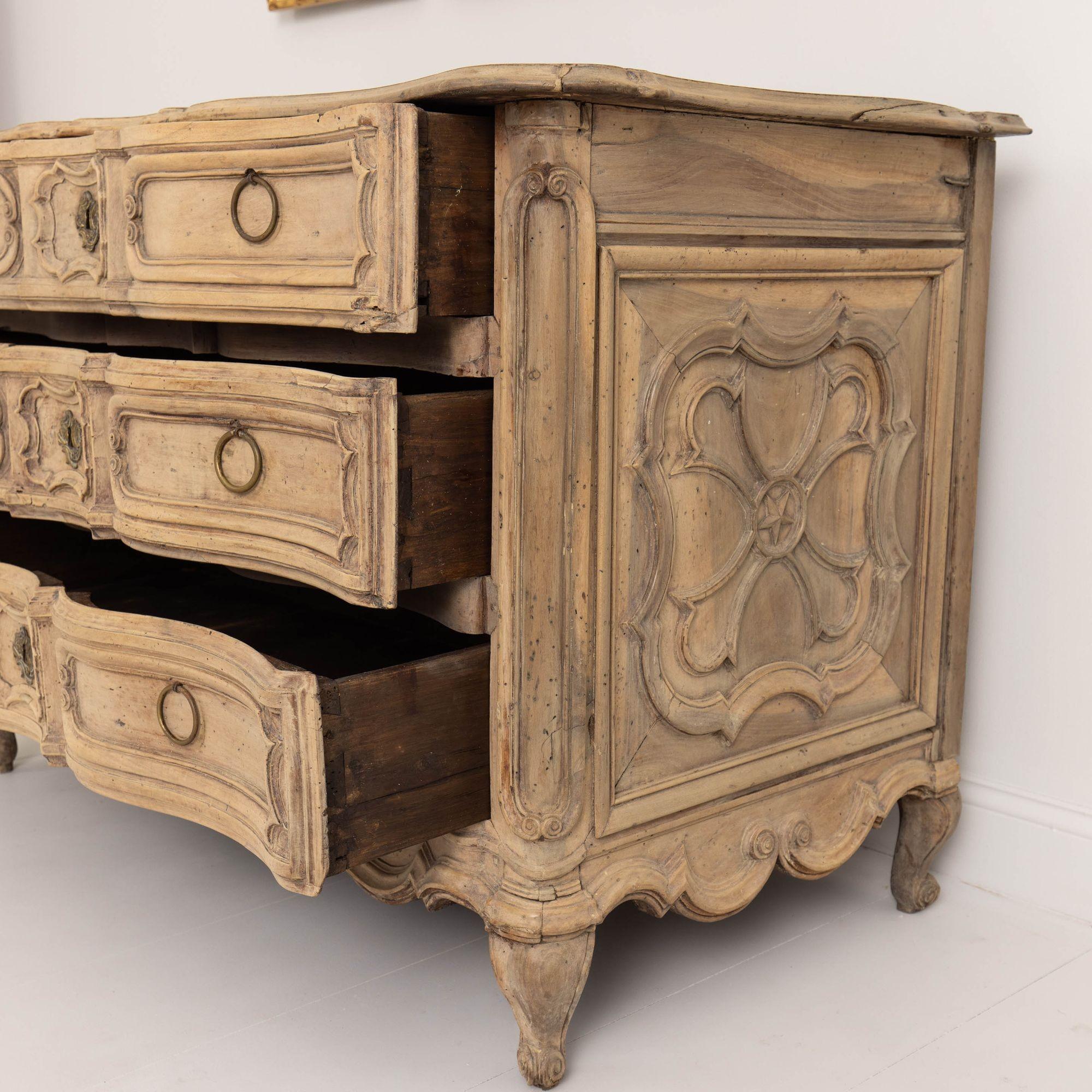 Large 18th c. French Bleached Walnut Louis XV Period Serpentine Commode For Sale 14