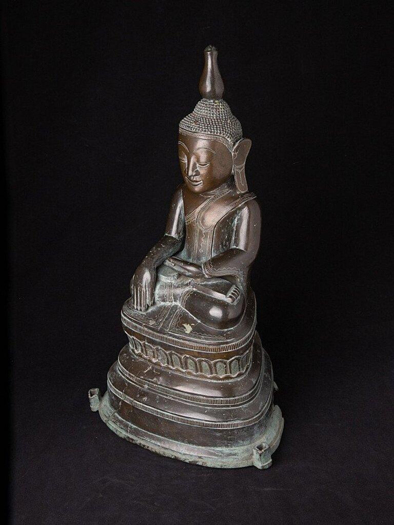 Large 18th Century Ava Buddha Statue from Burma For Sale 8