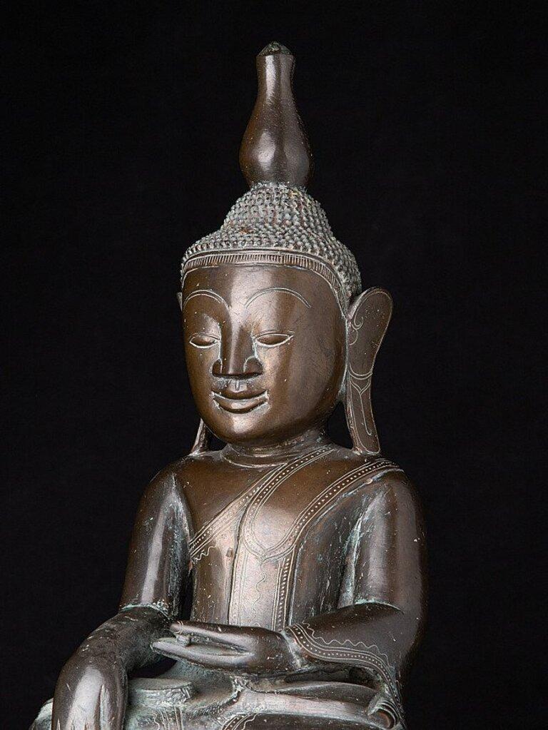 Large 18th Century Ava Buddha Statue from Burma For Sale 4