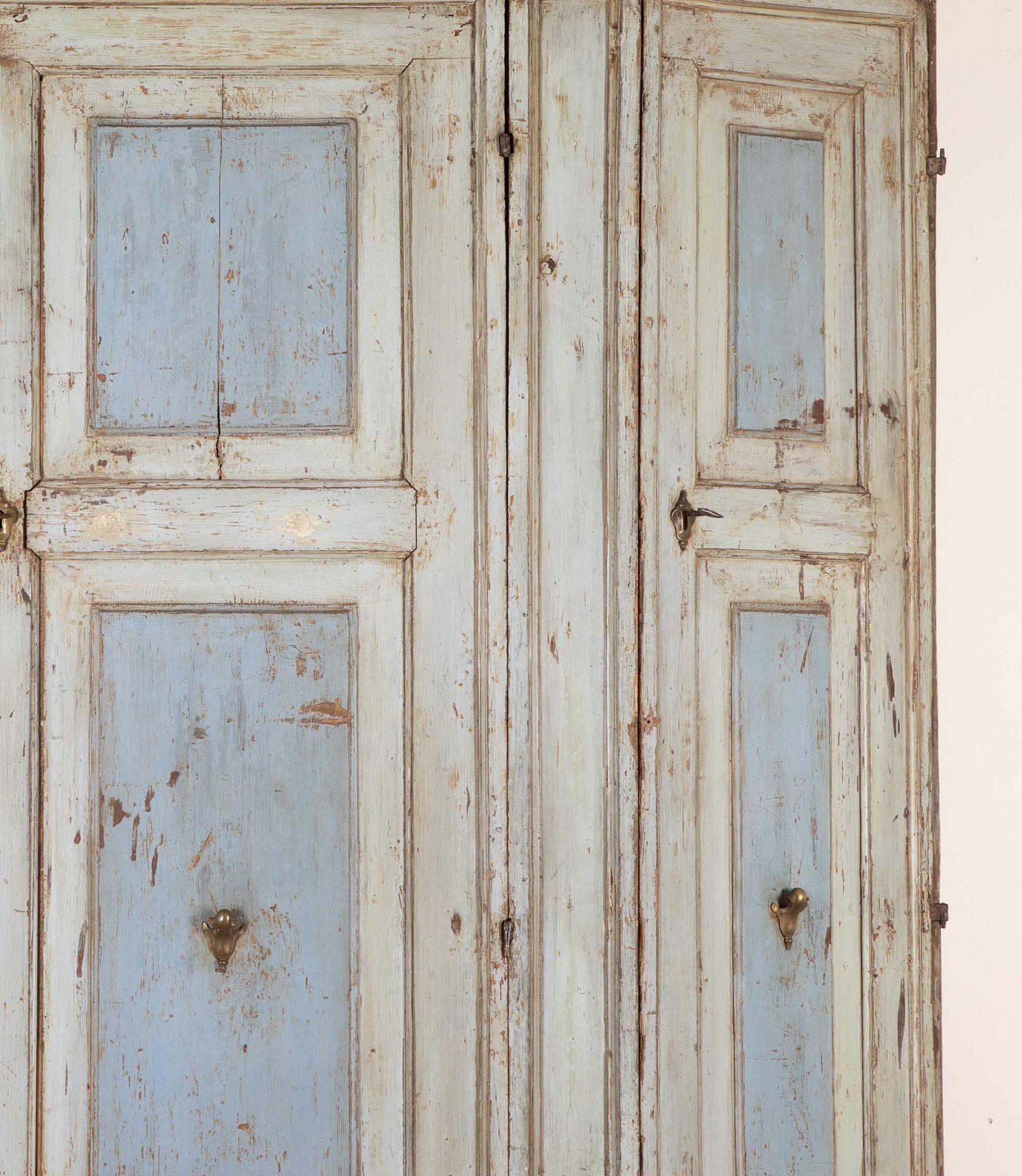 Large 18th Century Blue Painted Italian Cupboard For Sale 6
