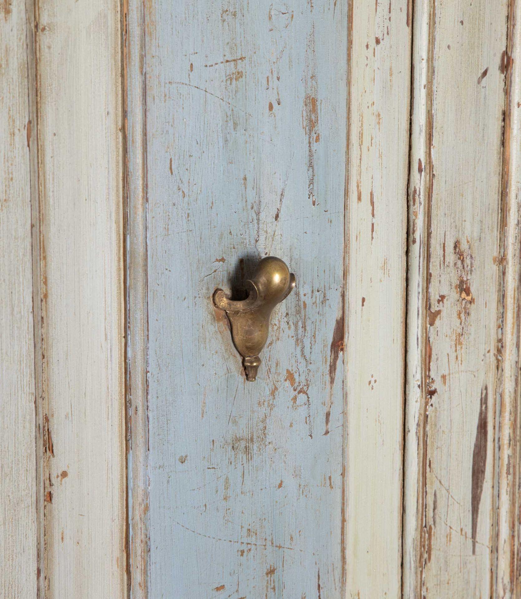Large 18th Century Blue Painted Italian Cupboard For Sale 3