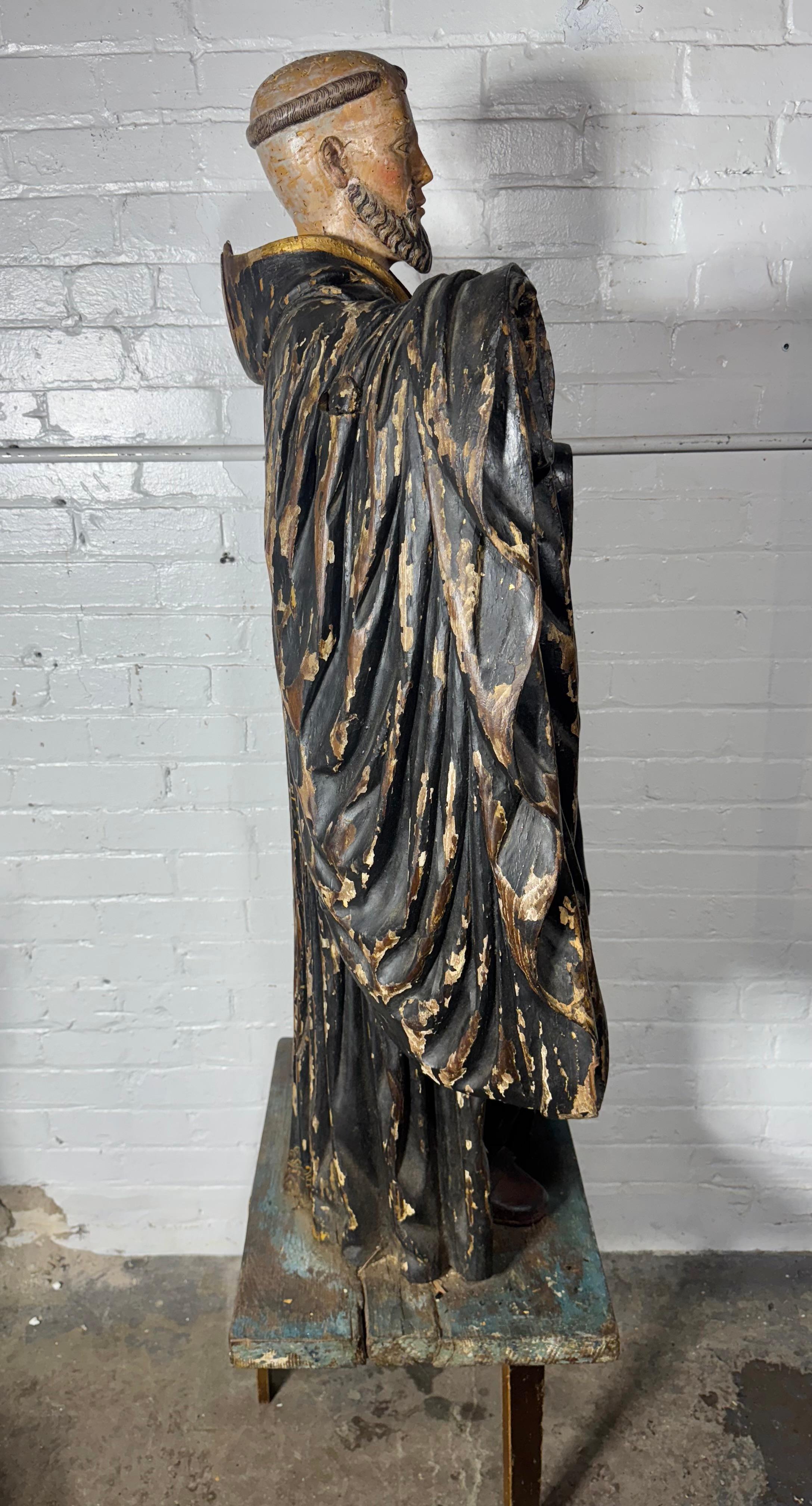 Legno Grande statua religiosa in legno intagliato e policromato del XVIII secolo... in vendita