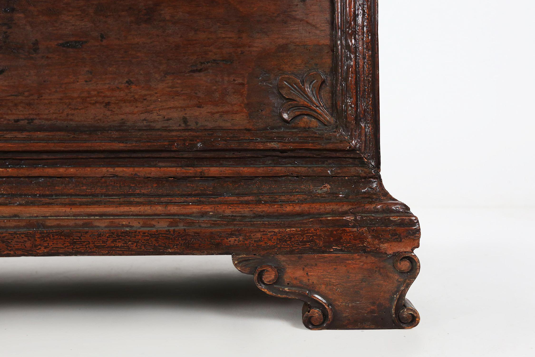 Large 18th Century carved oak chest linen trunk, France 12
